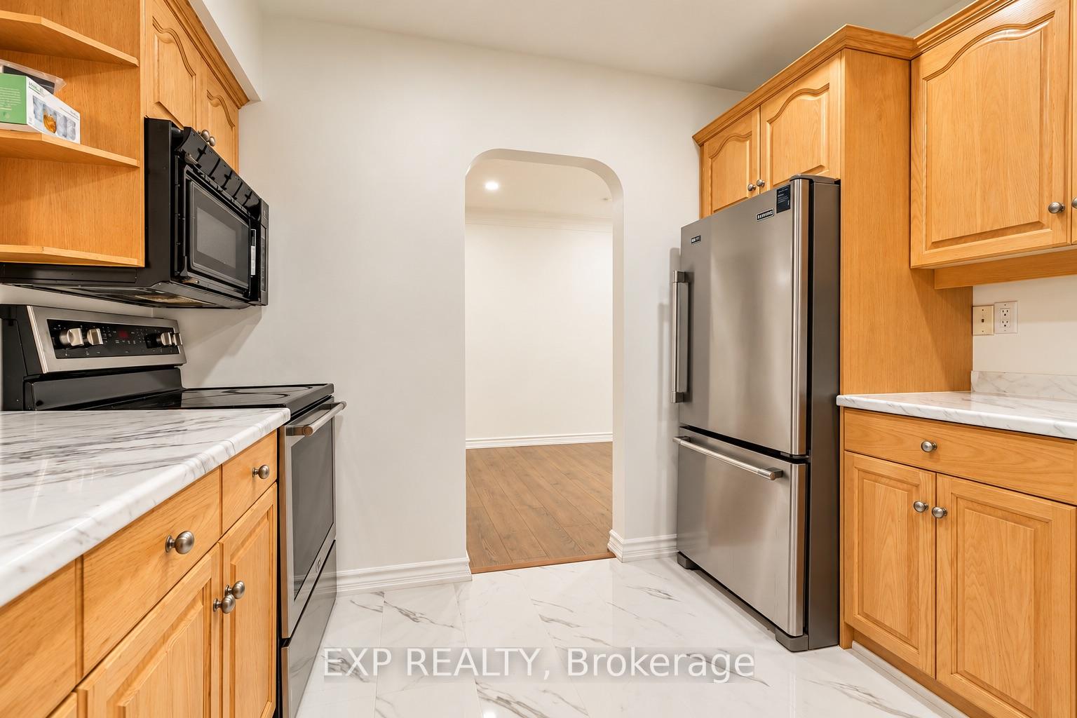 Photo 11 of 1085 Saint Laurent Drive, Sarnia — HOMEH