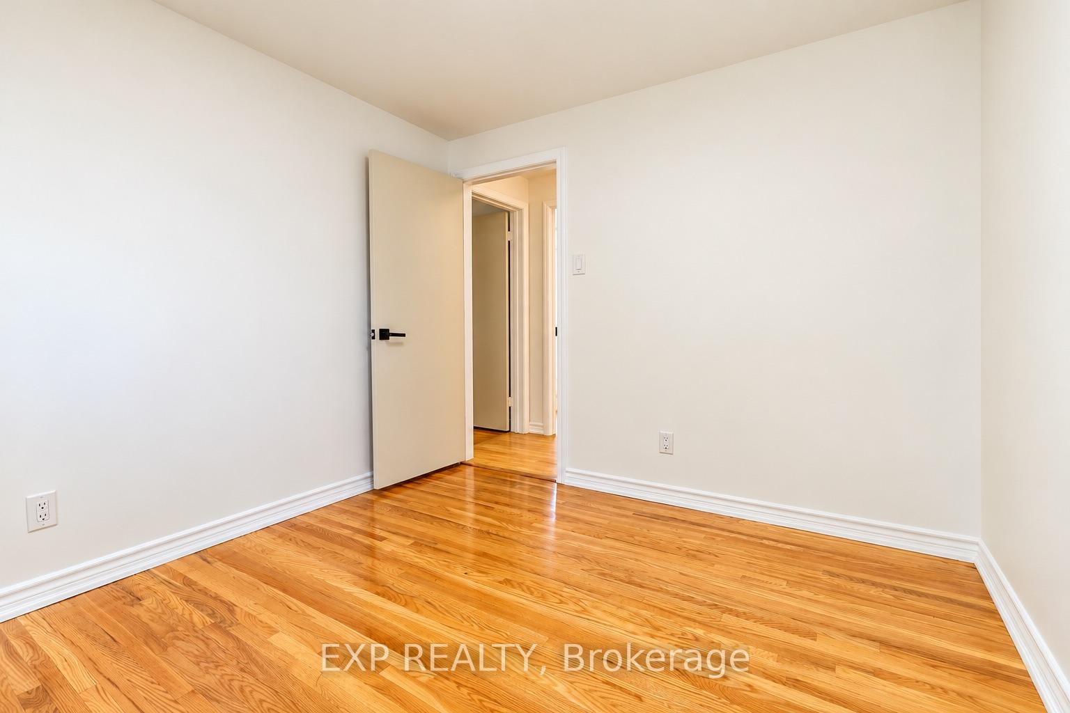 Photo 15 of 1085 Saint Laurent Drive, Sarnia — HOMEH