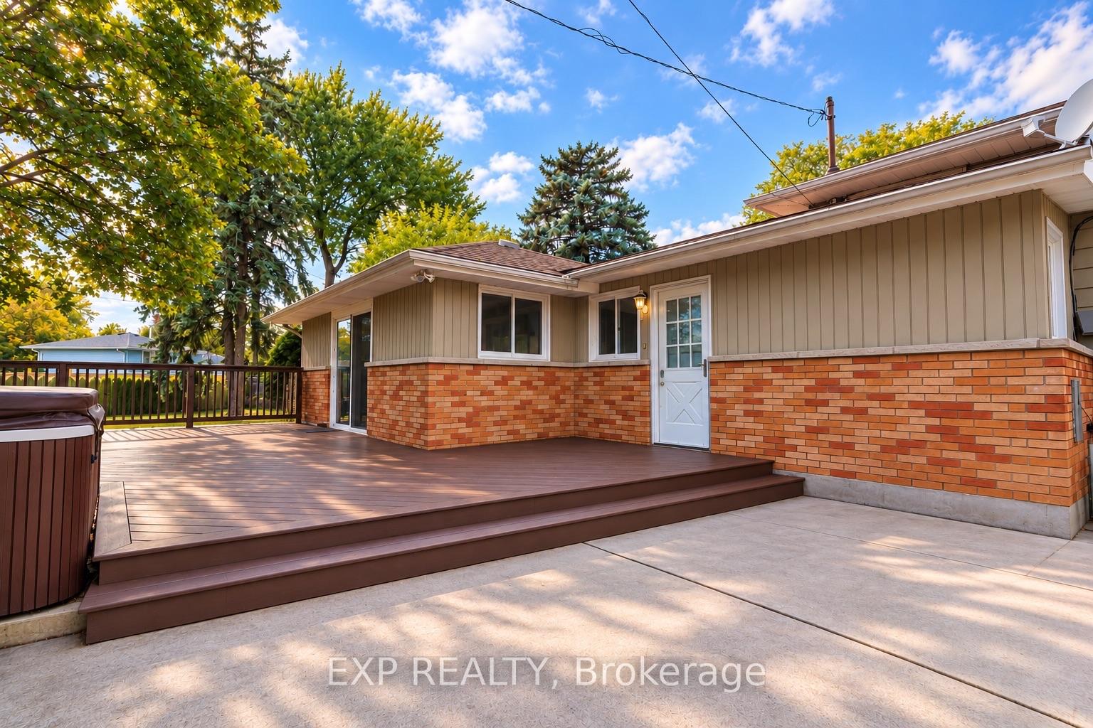 Photo 29 of 1085 Saint Laurent Drive, Sarnia — HOMEH