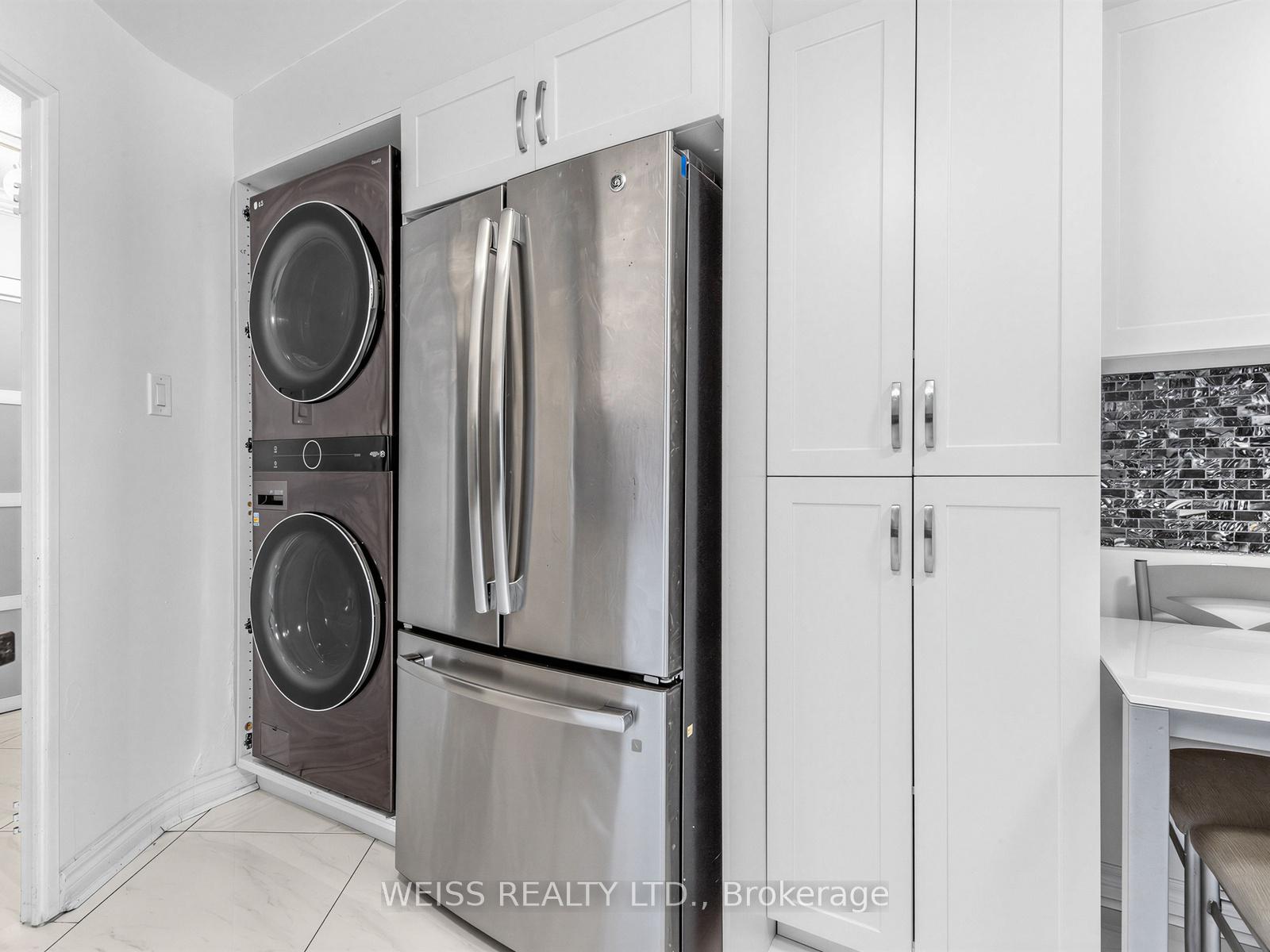 Photo 7 of Unit 202, 150 Neptune Drive, Toronto, Englemount-Lawrence — HOMEH