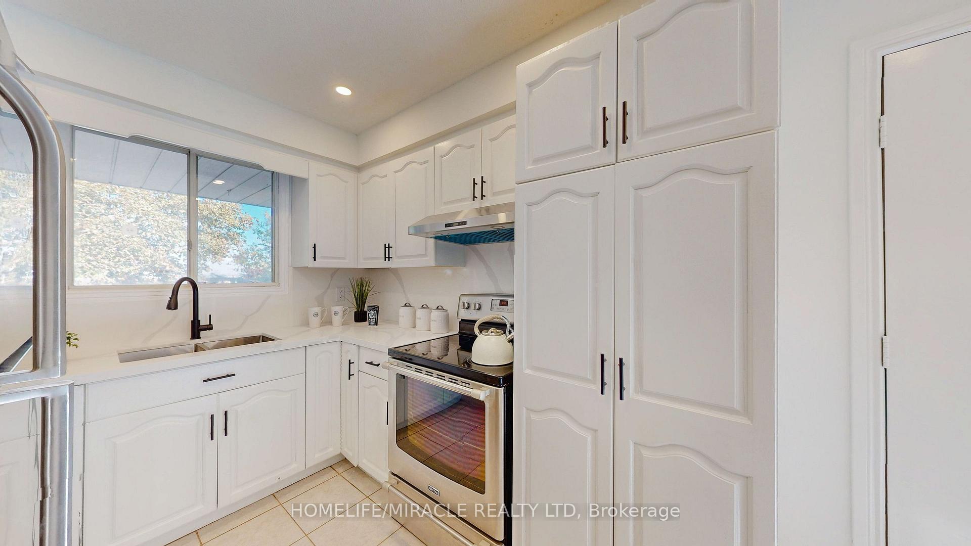 Photo 8 of 149 Blackwell Drive, Kitchener, Highland West — HOMEH