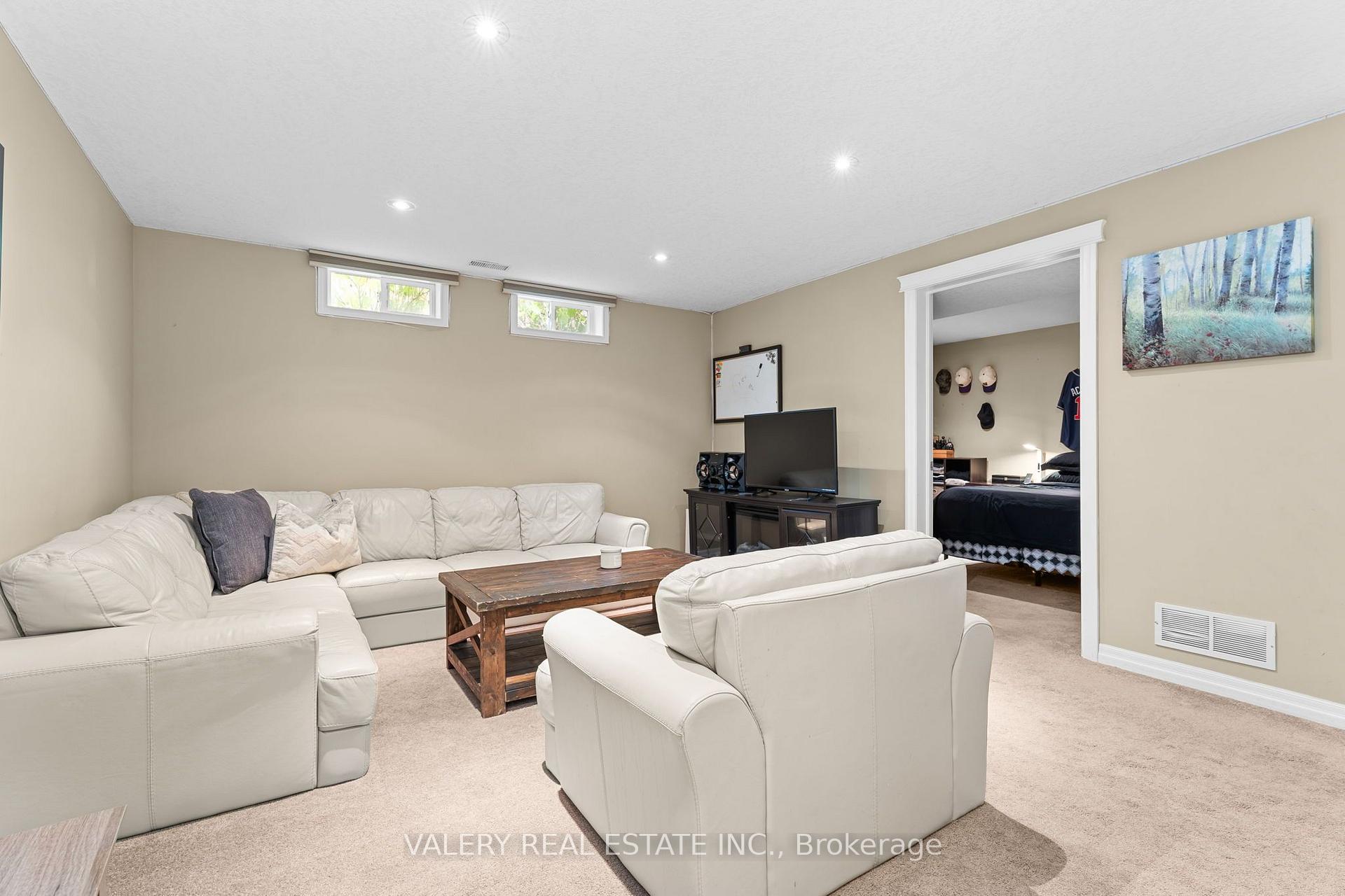 Photo 30 of 276 Maurice Street, Wilmot, New Hamburg — HOMEH