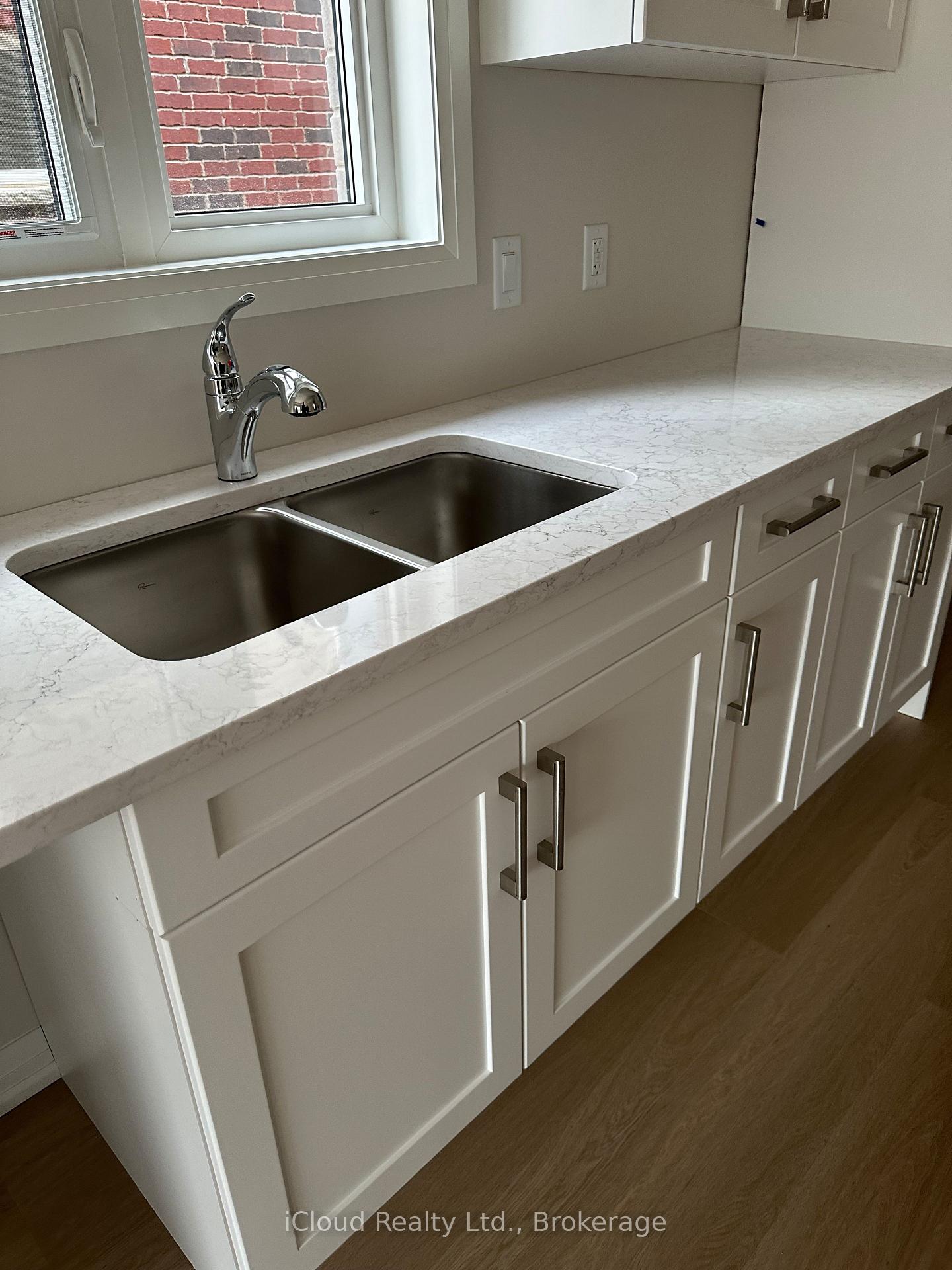 Photo 4 of 5 Wilson Court, Thorold, Confederation Heights — HOMEH