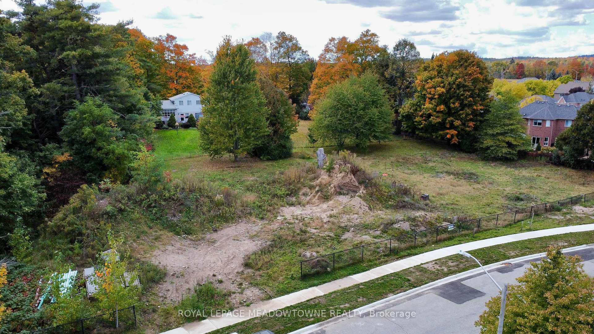 Photo 18 of Lot 3 Newman Place, Halton Hills, Georgetown — HOMEH
