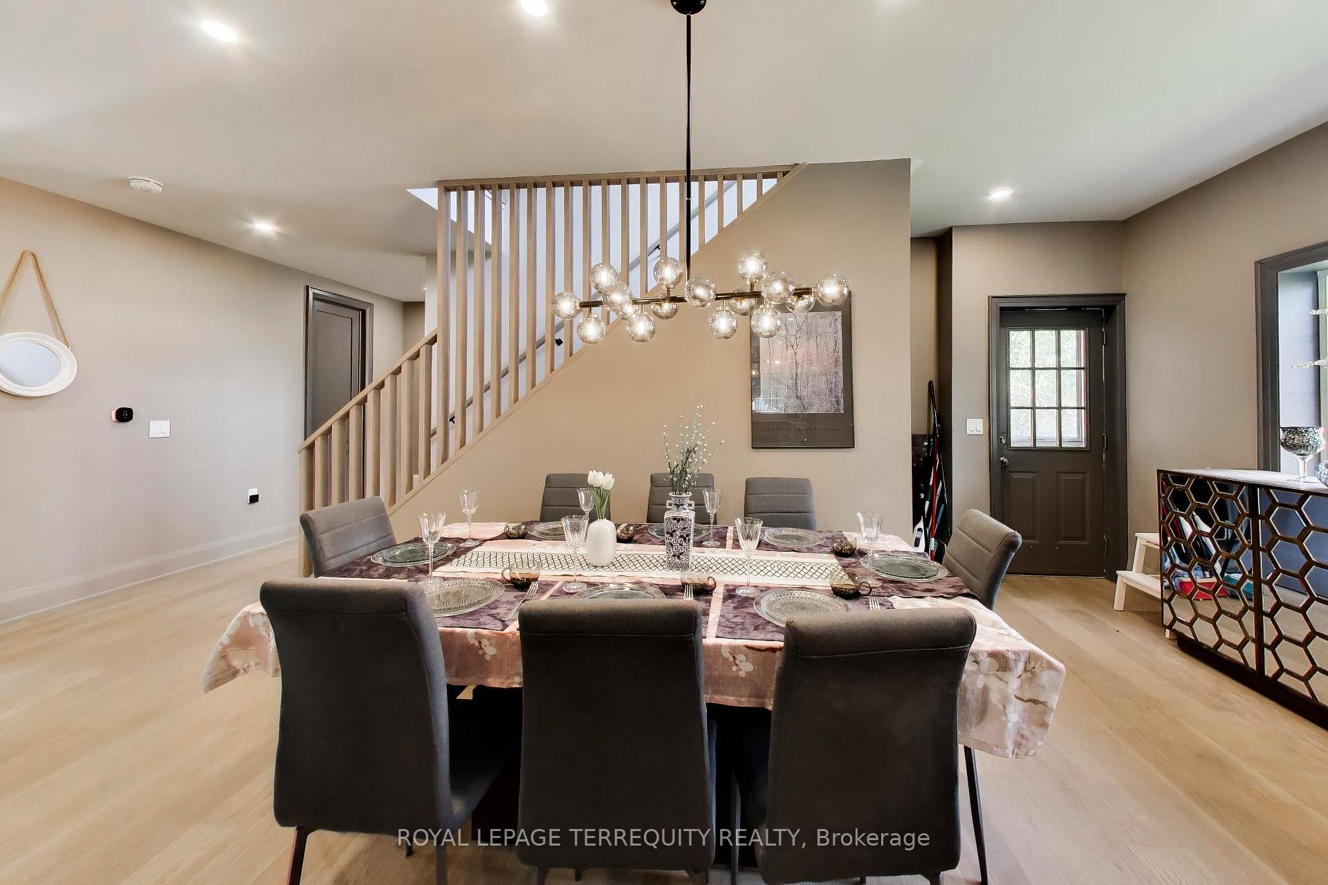 Photo 8 of 1621 Skyline Drive, Mississauga, Lakeview — HOMEH