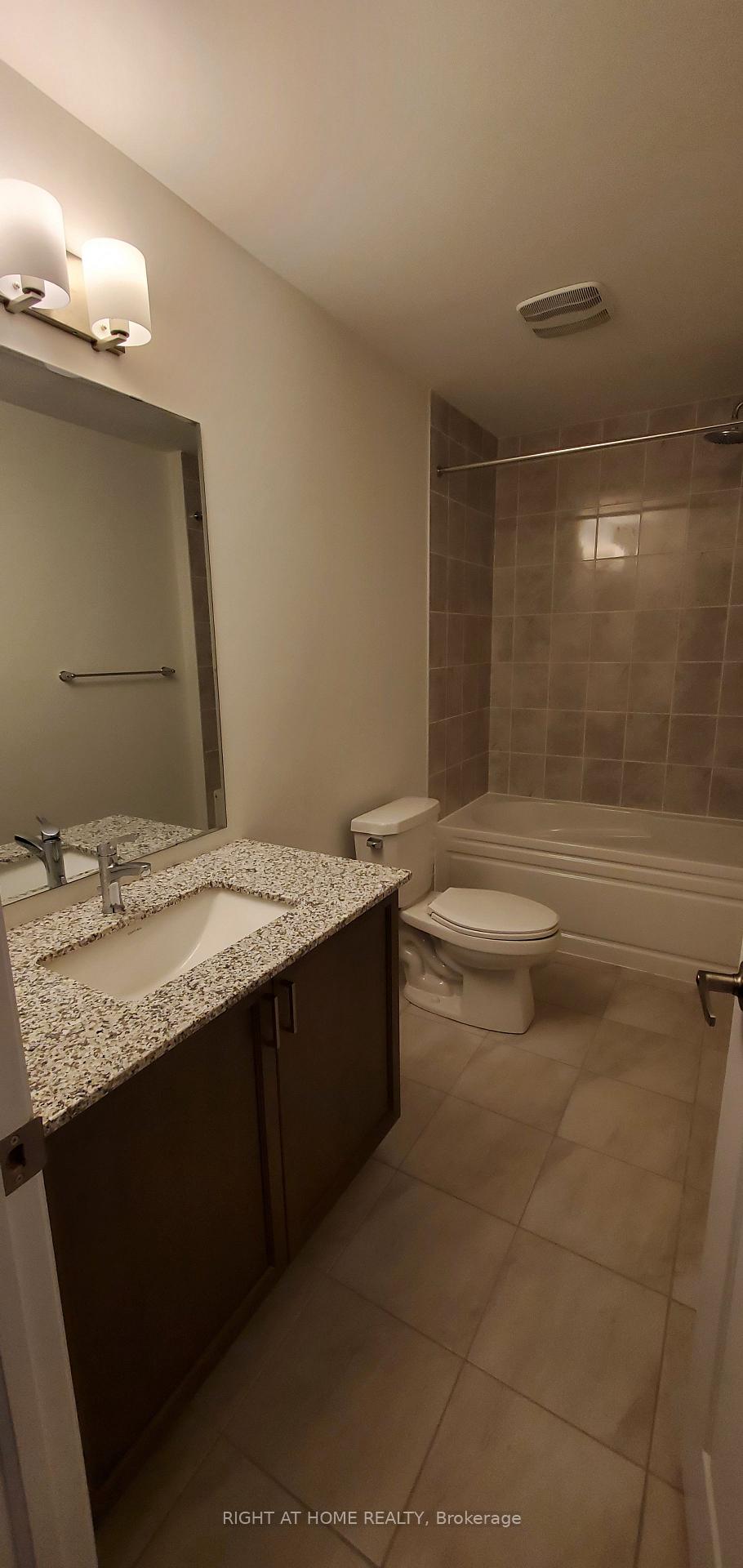 Photo 16 of 18 Kings hill Drive, Brampton, Northwest Brampton — HOMEH