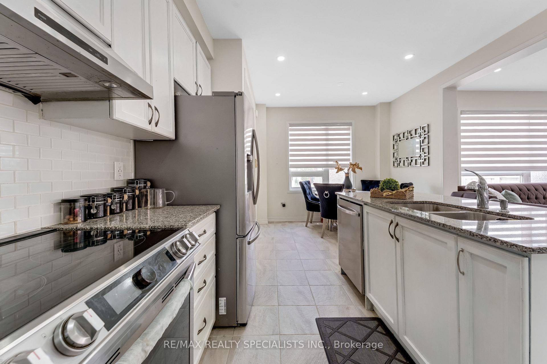 Photo 13 of 1 Boothill Drive, Brampton, Northwest Brampton — HOMEH