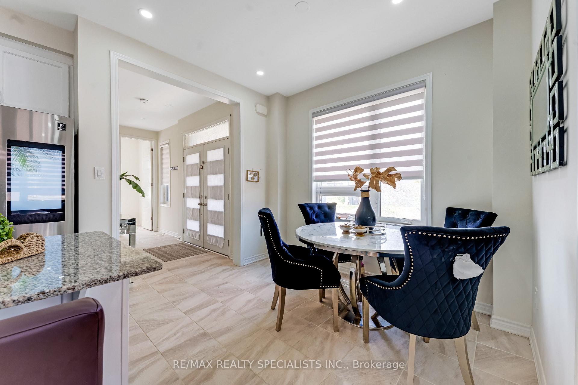 Photo 15 of 1 Boothill Drive, Brampton, Northwest Brampton — HOMEH
