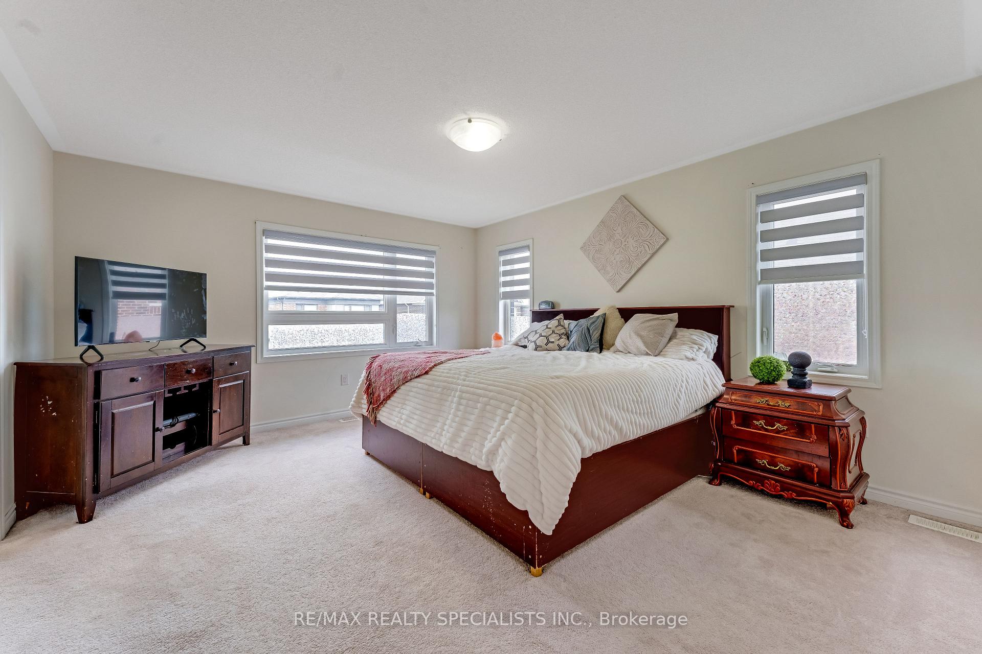 Photo 22 of 1 Boothill Drive, Brampton, Northwest Brampton — HOMEH