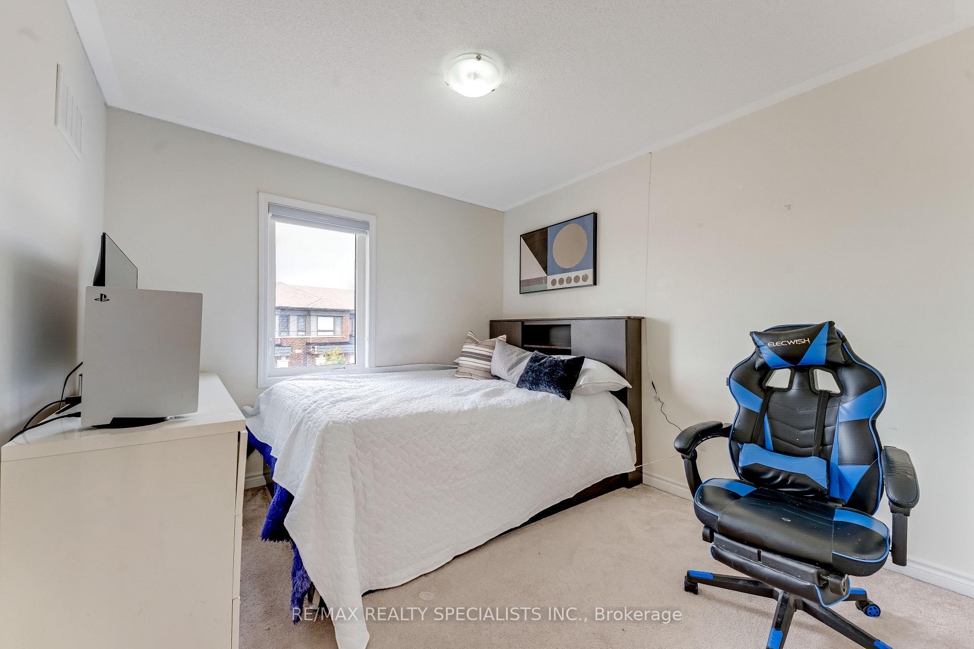 Photo 32 of 1 Boothill Drive, Brampton, Northwest Brampton — HOMEH