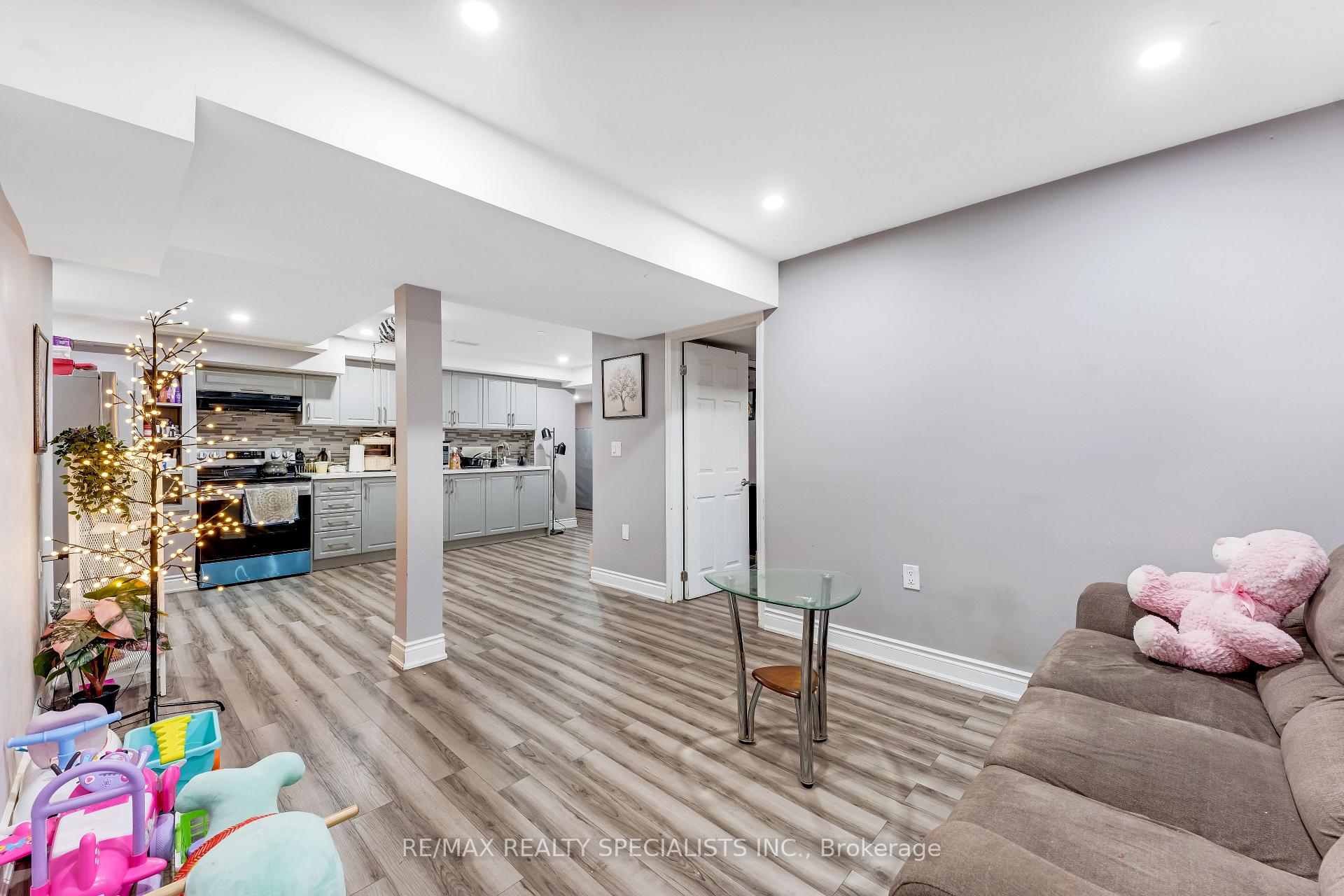 Photo 44 of 1 Boothill Drive, Brampton, Northwest Brampton — HOMEH