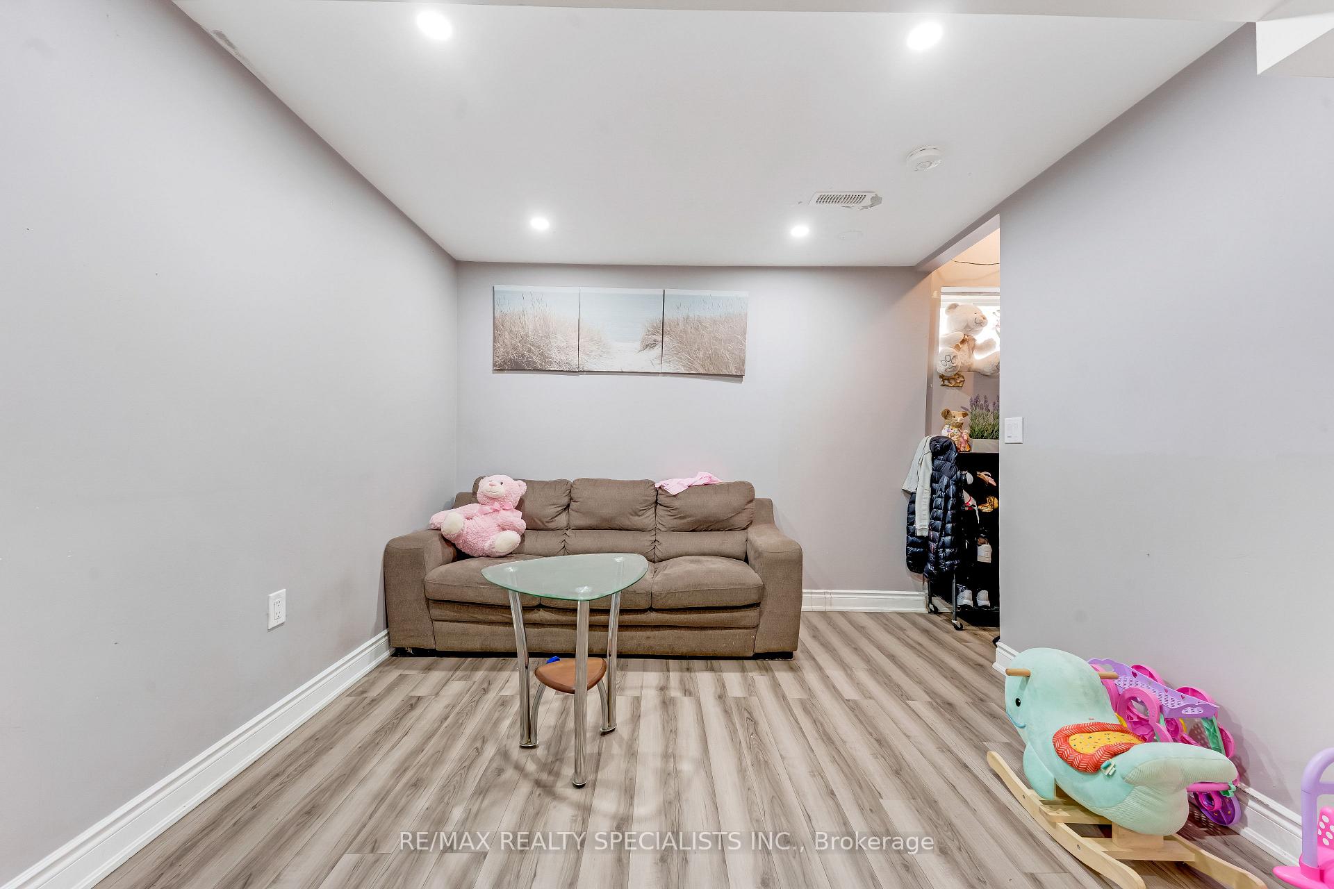 Photo 45 of 1 Boothill Drive, Brampton, Northwest Brampton — HOMEH