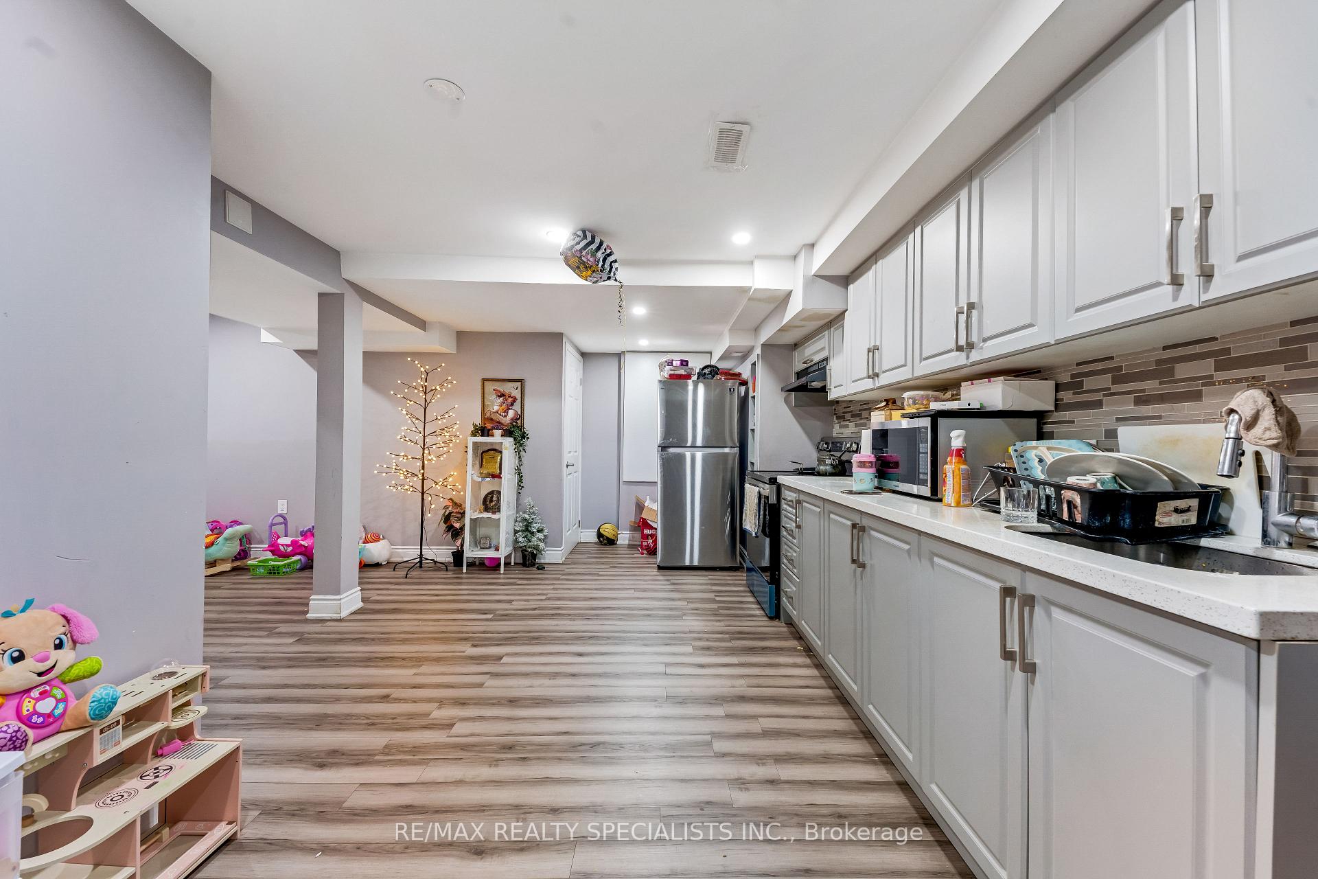 Photo 47 of 1 Boothill Drive, Brampton, Northwest Brampton — HOMEH