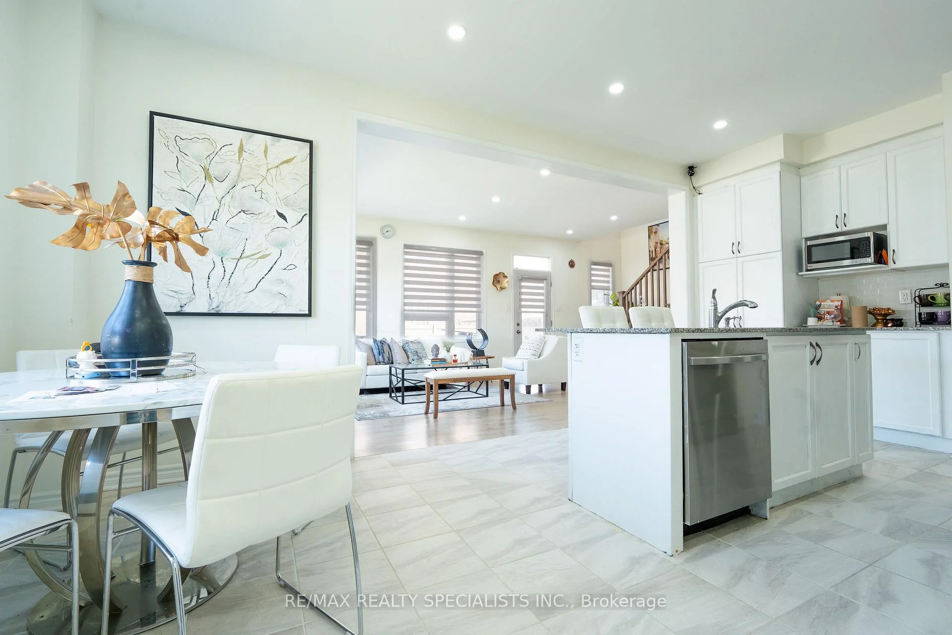 Photo 16 of 1 Boothill Drive, Brampton, Northwest Brampton — HOMEH