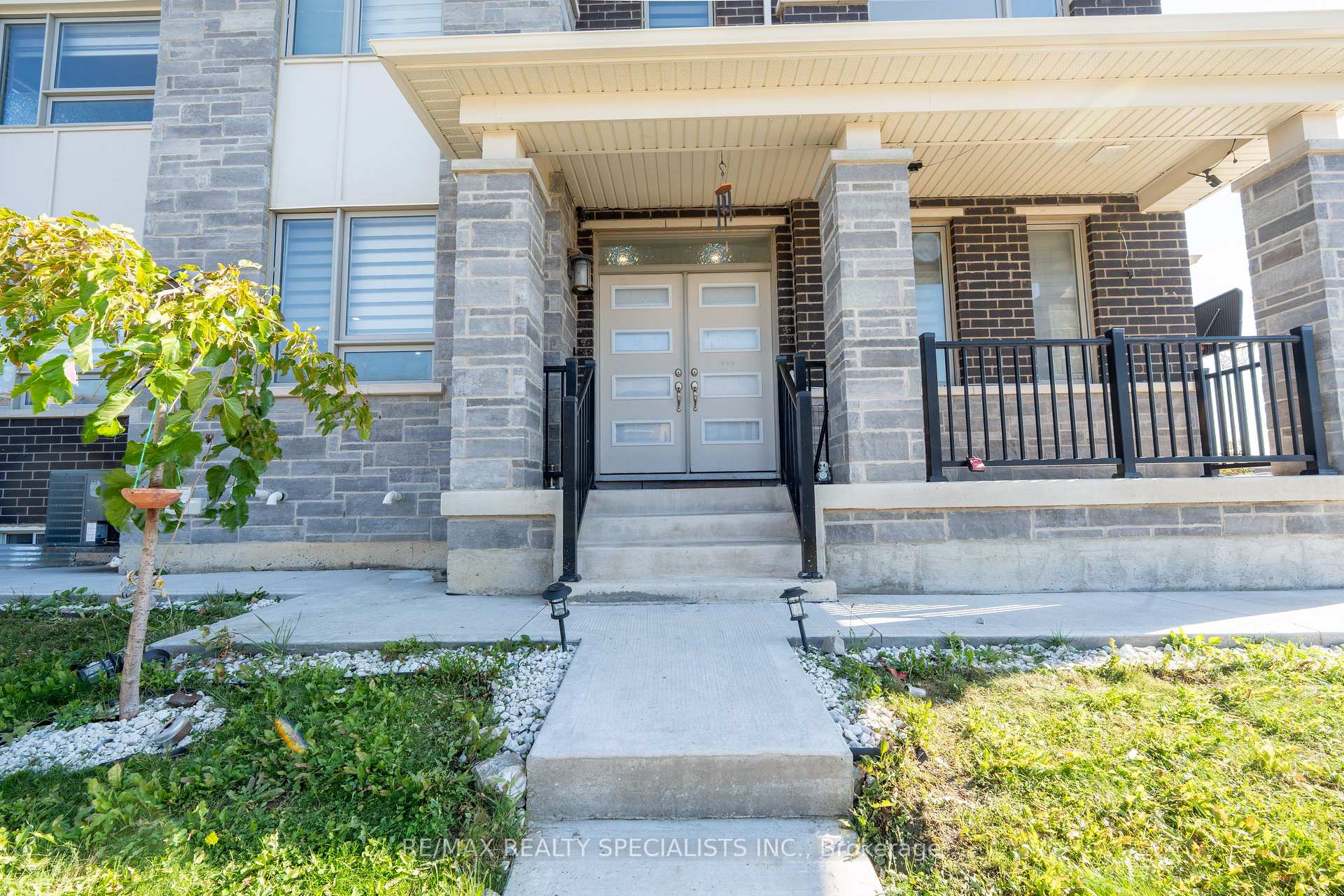 Photo 6 of 1 Boothill Drive, Brampton, Northwest Brampton — HOMEH