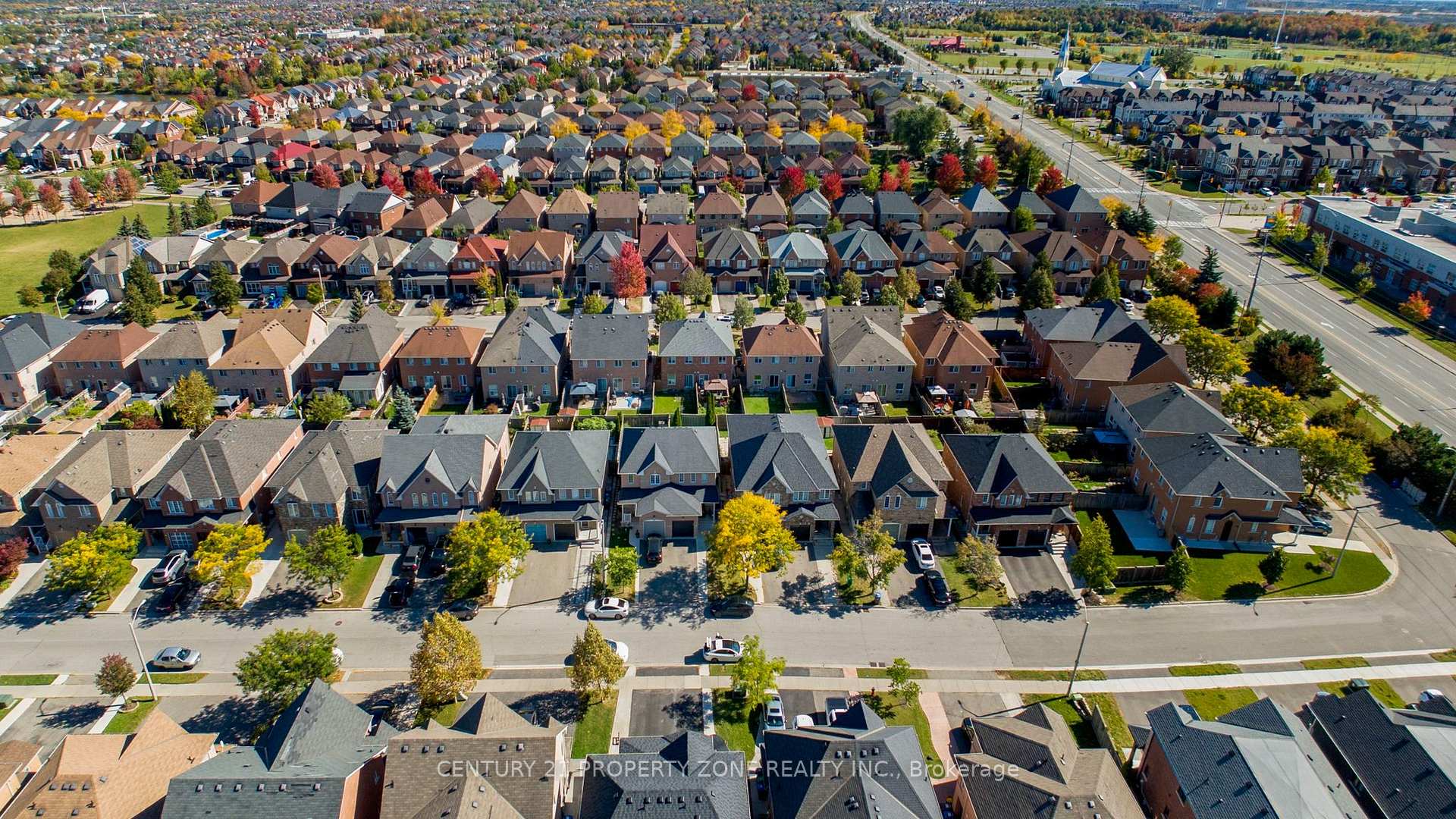 Photo 4 of 97 Cadillac Crescent, Brampton, Fletcher's Meadow — HOMEH