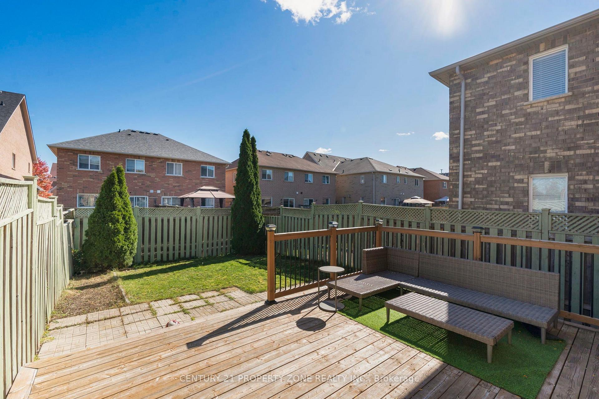 Photo 33 of 97 Cadillac Crescent, Brampton, Fletcher's Meadow — HOMEH