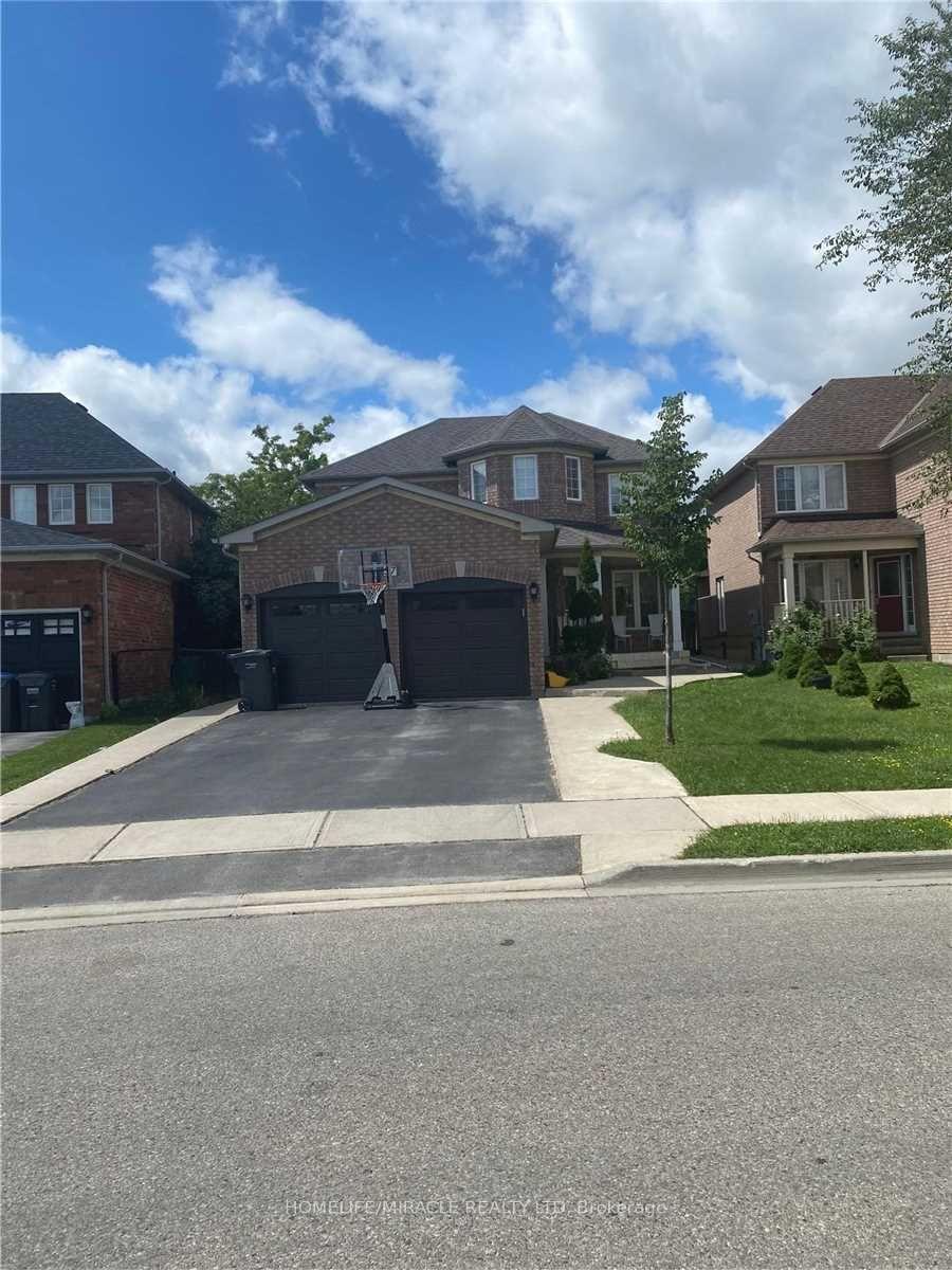 Photo 1 of Unit Upper, 37 Snow Leopard Court, Brampton, Sandringham-Wellington — HOMEH