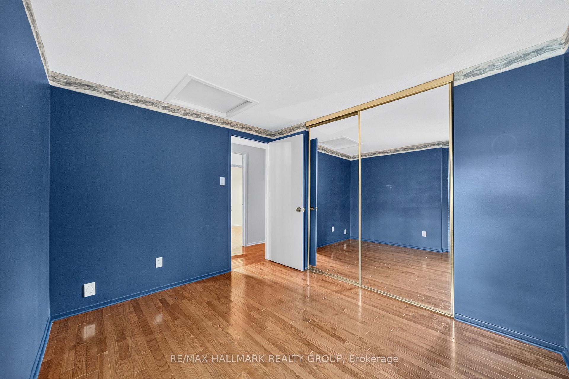 Photo 15 of 19 Fallow Court, Ottawa, Hunt Club Park/Greenboro — HOMEH