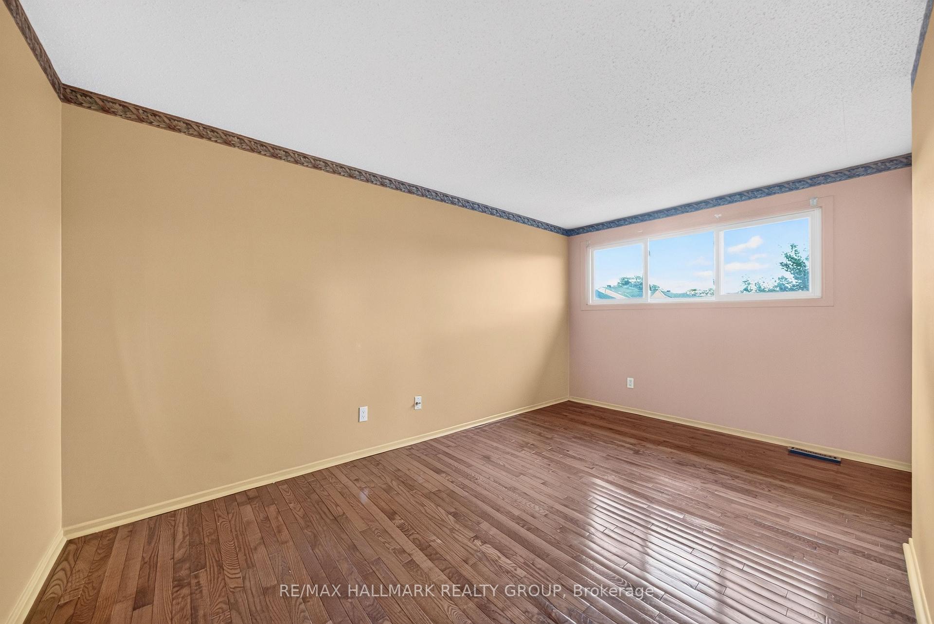 Photo 19 of 19 Fallow Court, Ottawa, Hunt Club Park/Greenboro — HOMEH