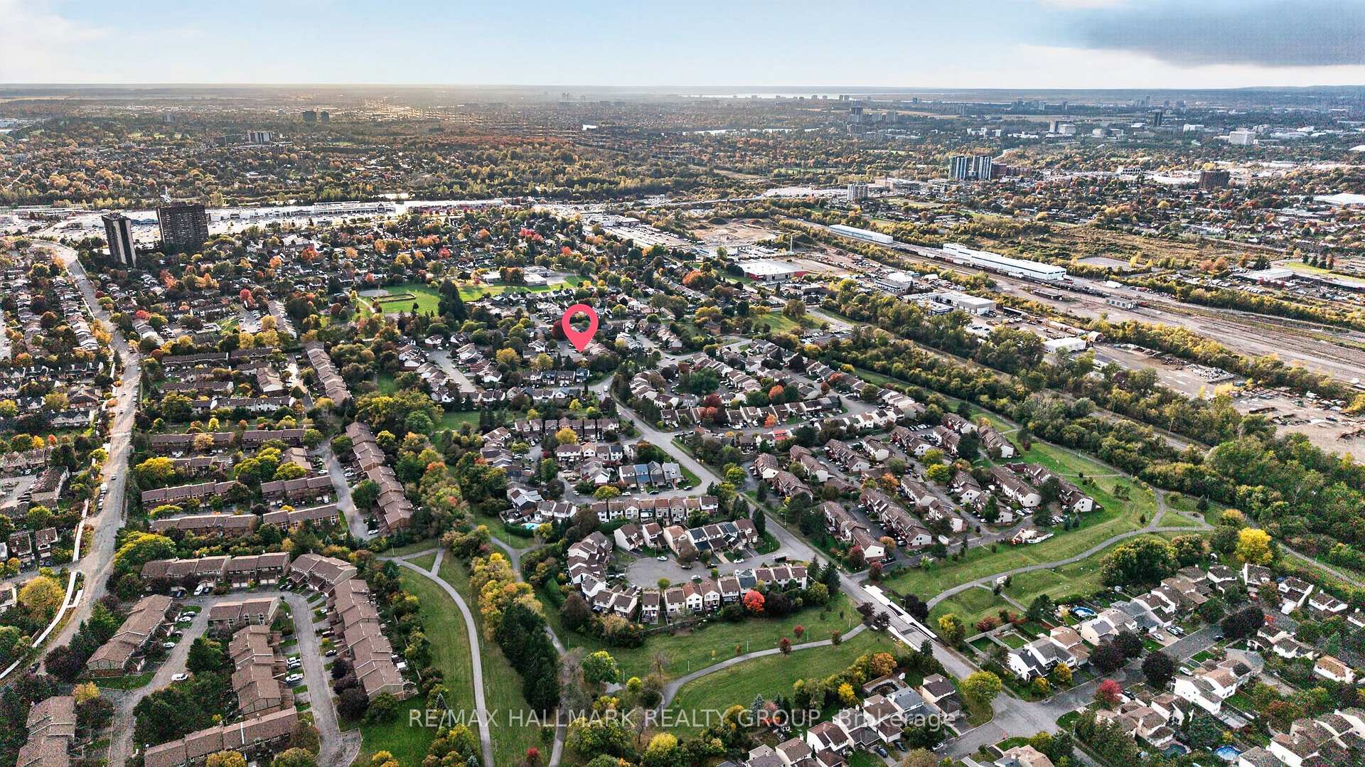 Photo 31 of 19 Fallow Court, Ottawa, Hunt Club Park/Greenboro — HOMEH