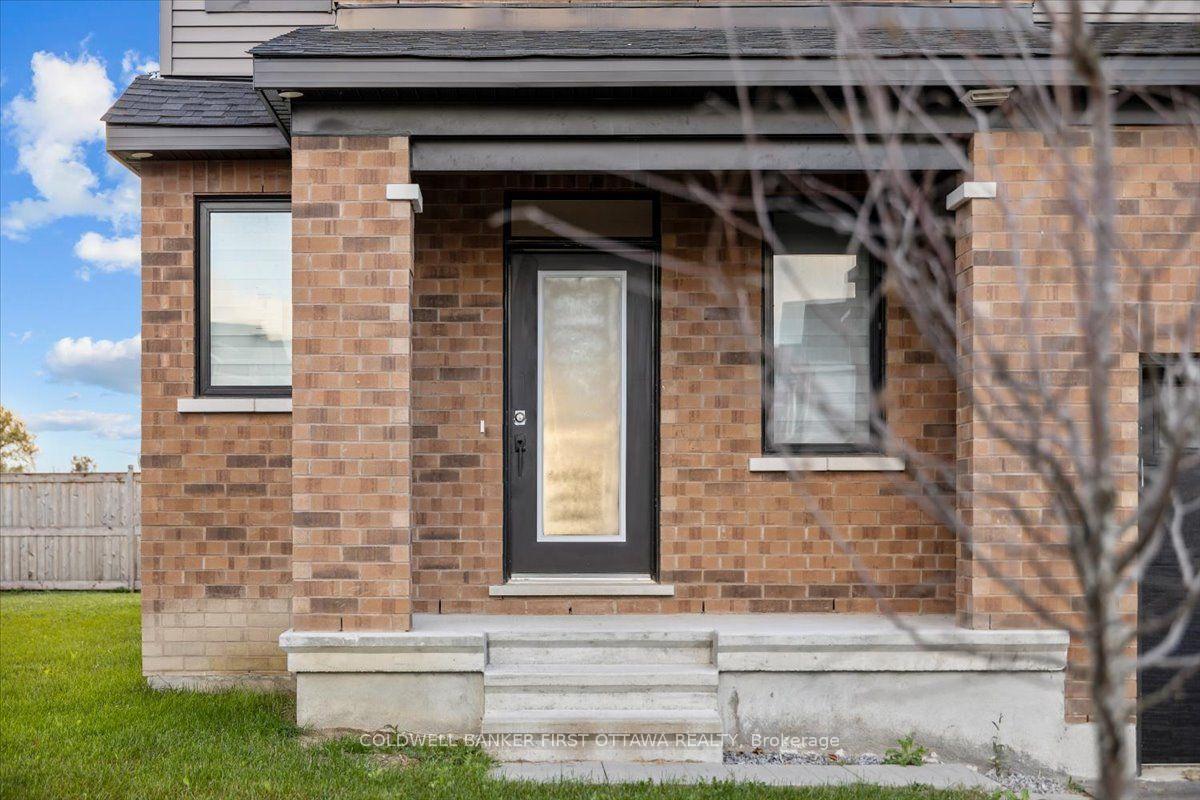 Photo 5 of 332 Appalachian Circle, Ottawa, Barrhaven - Half Moon Bay — HOMEH