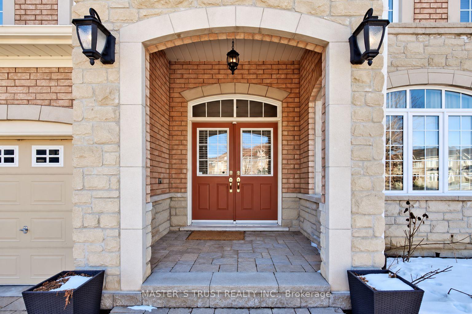 Photo 2 of 66 Chaya Sara Gardens, Vaughan, Patterson — HOMEH