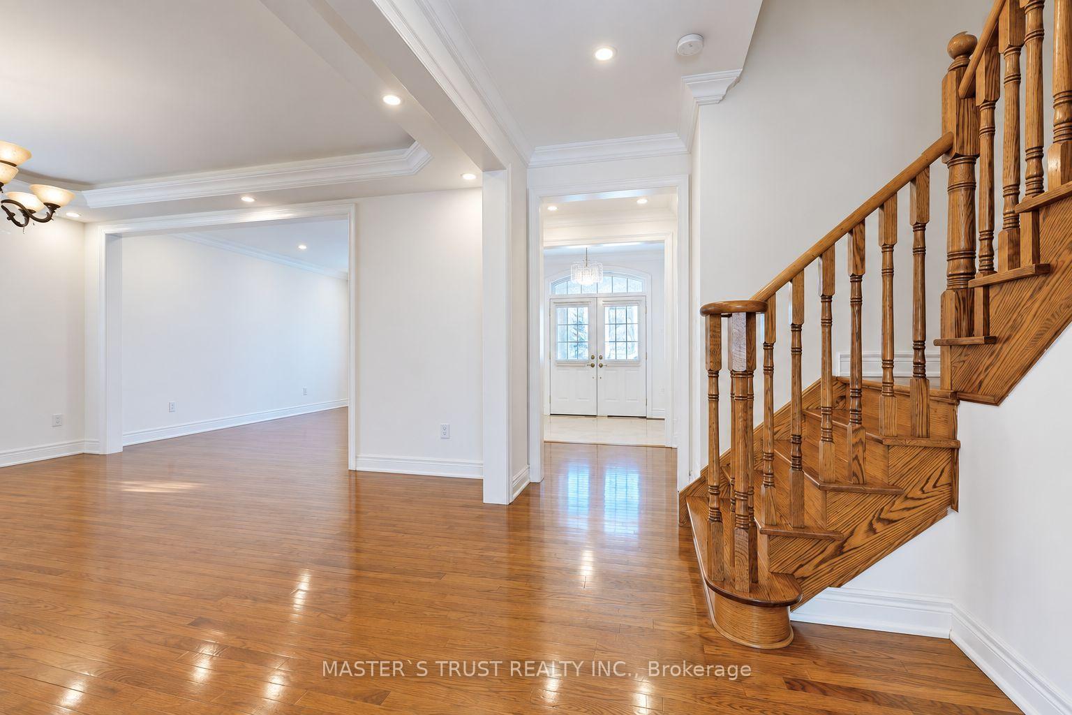 Photo 4 of 66 Chaya Sara Gardens, Vaughan, Patterson — HOMEH