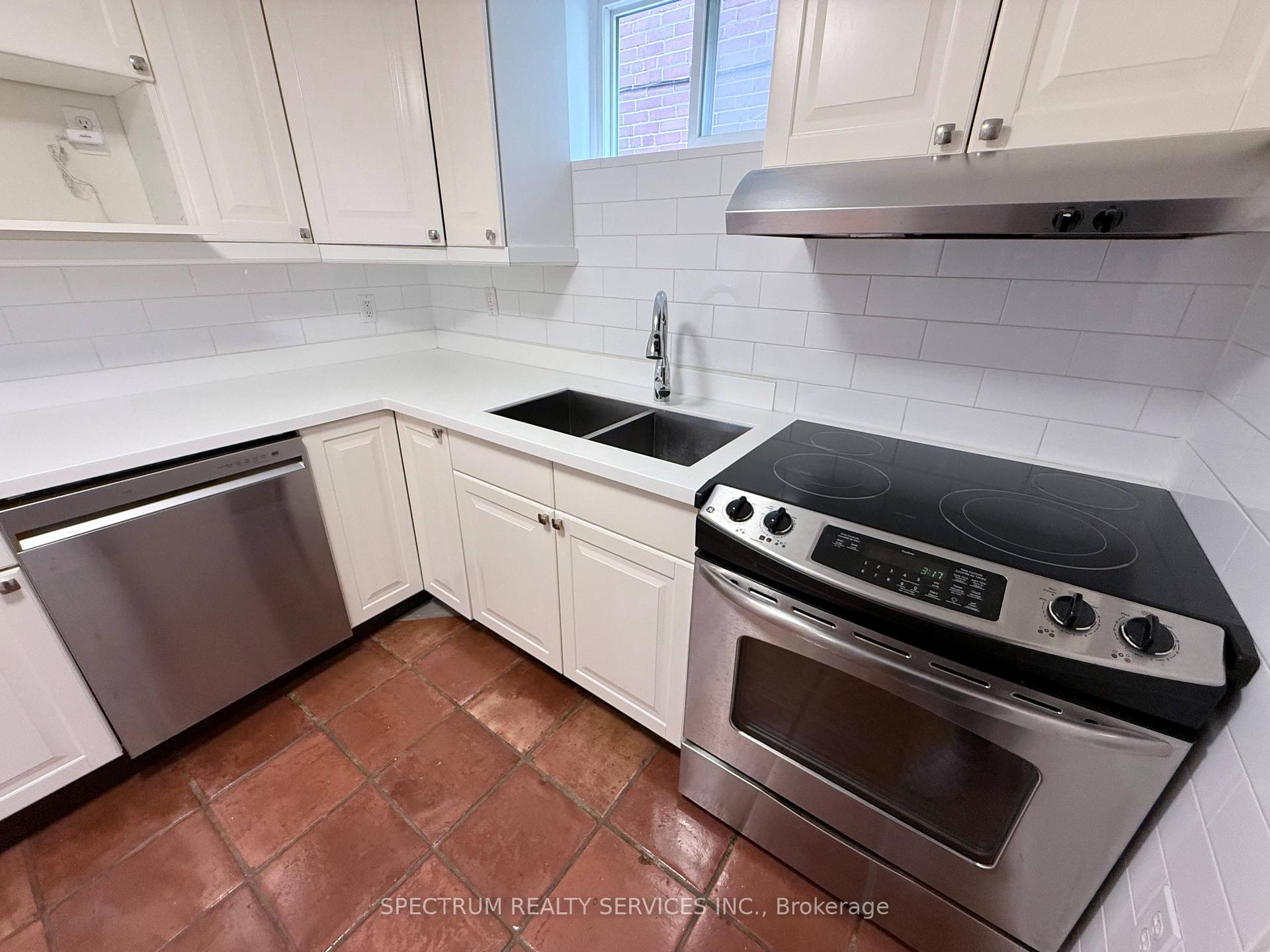 Photo 3 of Unit Lower, 172 Queenslea Avenue, North York, Humberlea-Pelmo Park — HOMEH