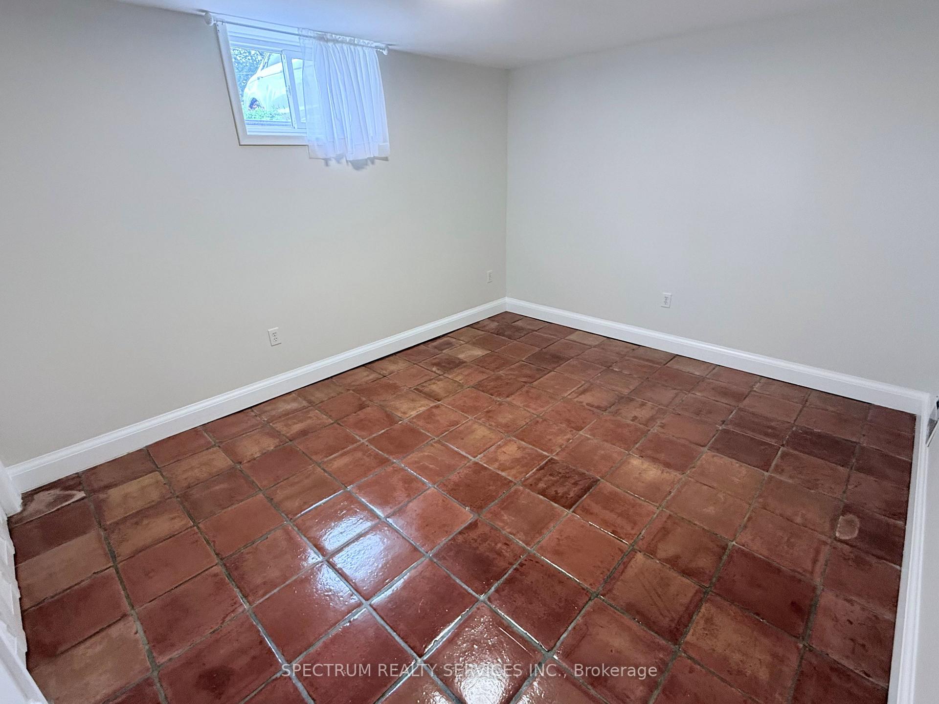 Photo 11 of Unit Lower, 172 Queenslea Avenue, North York, Humberlea-Pelmo Park — HOMEH