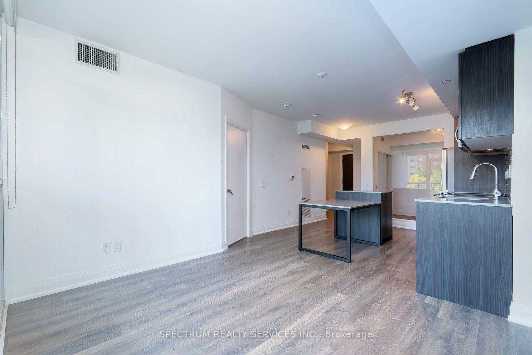Photo 6 of Unit 307, 1461 Lawrence Avenue, North York, Brookhaven-Amesbury — HOMEH