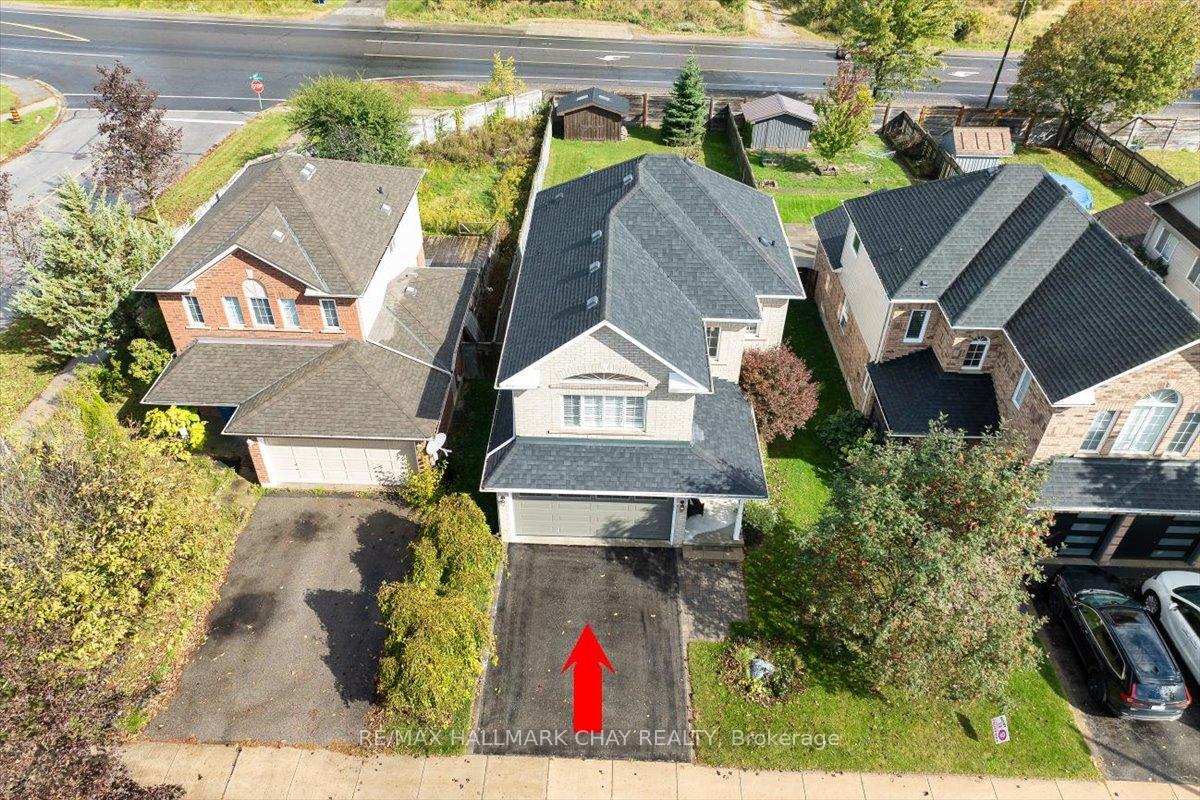 Photo 2 of 37 Joliette Place, Georgina, Keswick North — HOMEH