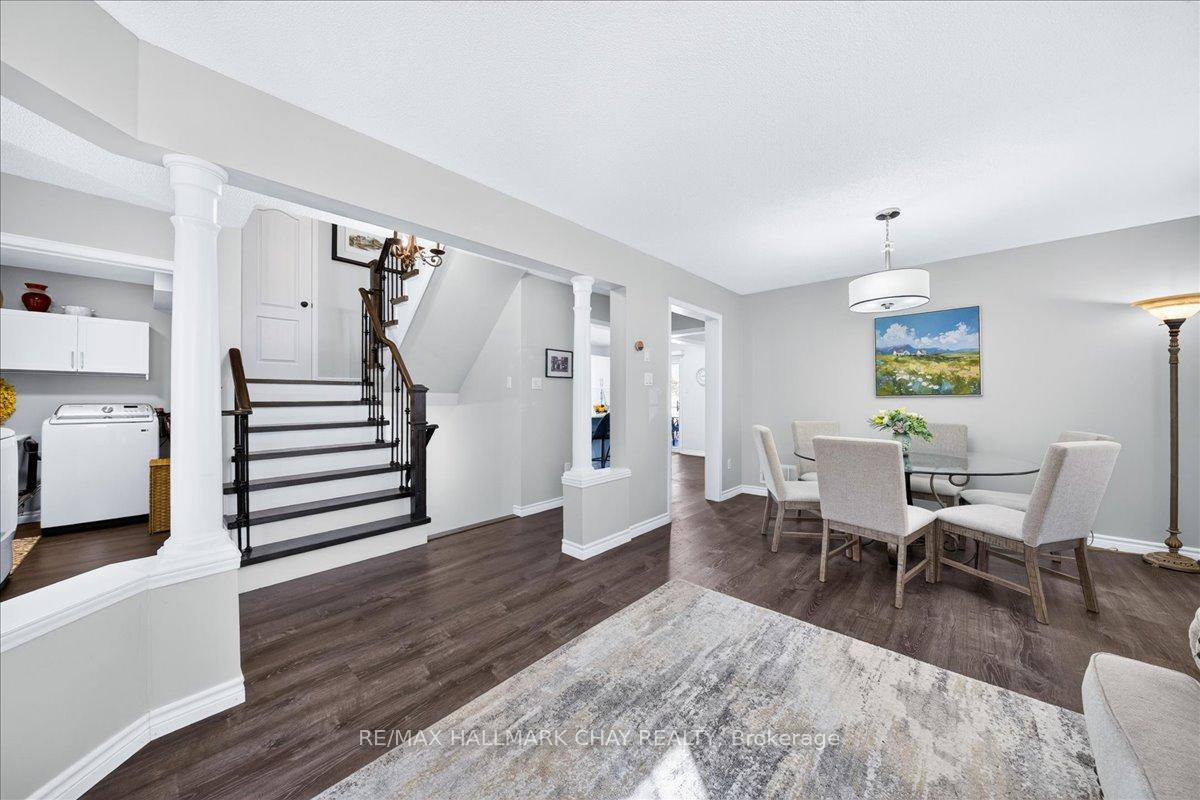Photo 8 of 37 Joliette Place, Georgina, Keswick North — HOMEH