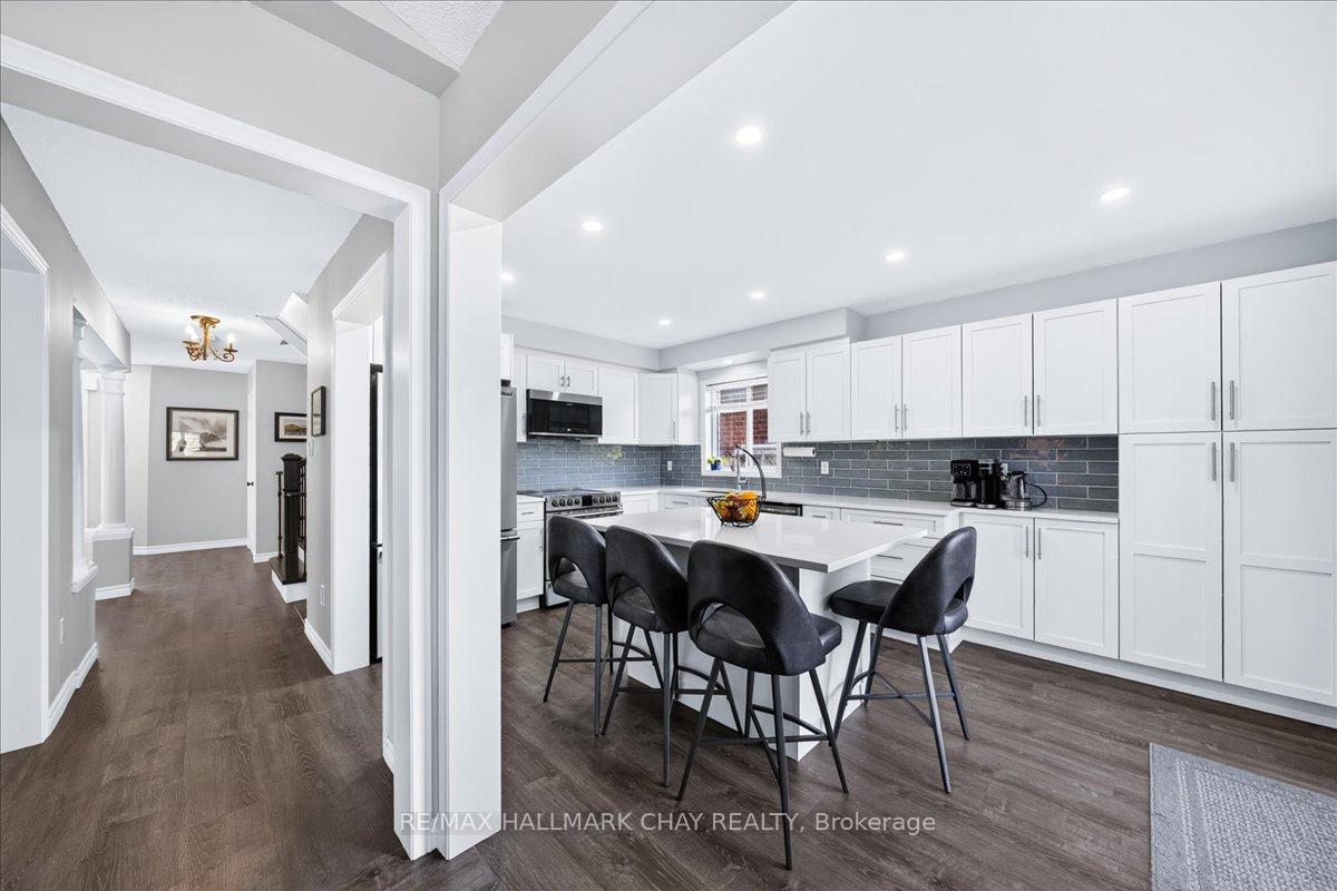 Photo 18 of 37 Joliette Place, Georgina, Keswick North — HOMEH