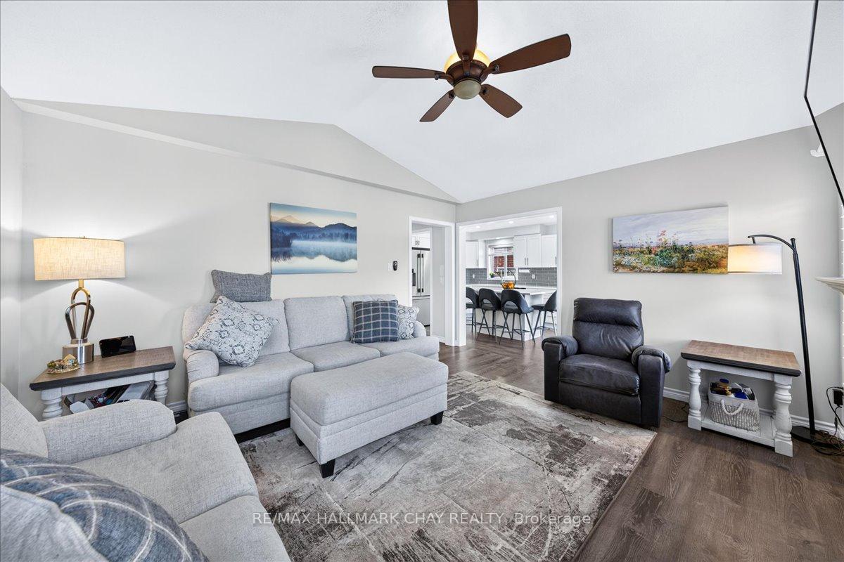 Photo 22 of 37 Joliette Place, Georgina, Keswick North — HOMEH