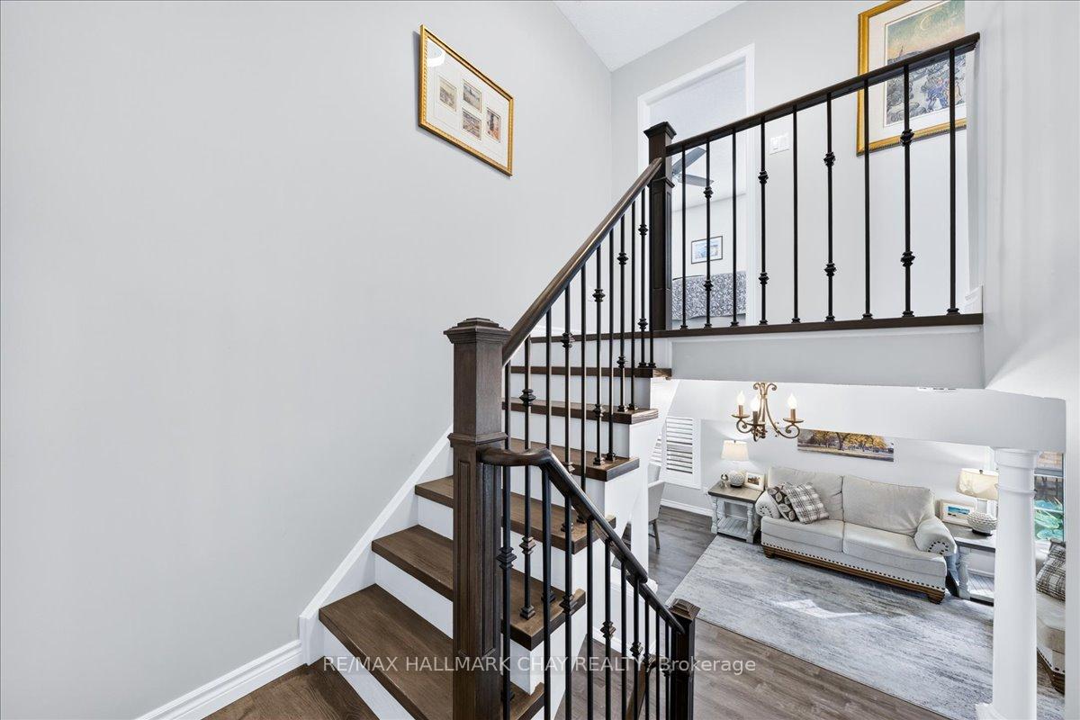 Photo 24 of 37 Joliette Place, Georgina, Keswick North — HOMEH