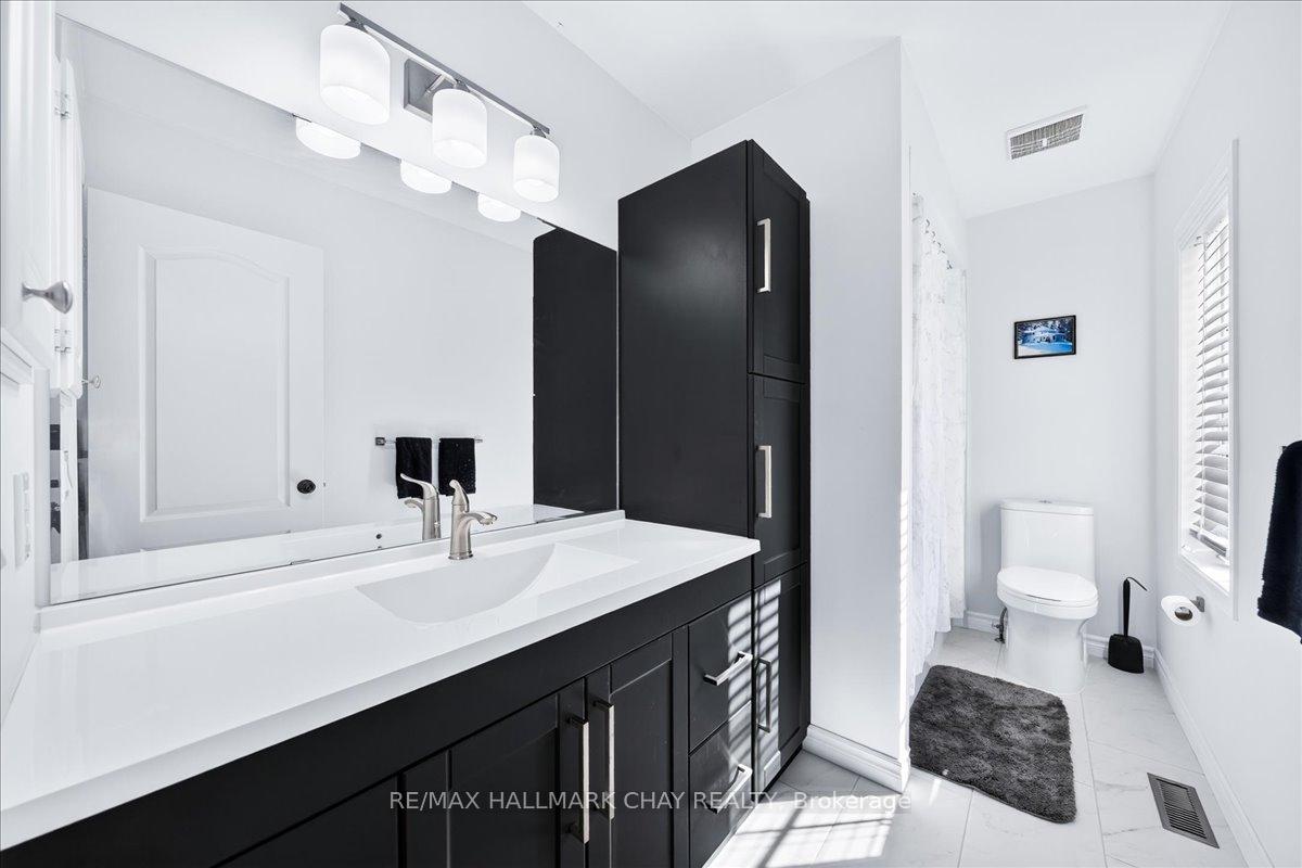 Photo 28 of 37 Joliette Place, Georgina, Keswick North — HOMEH