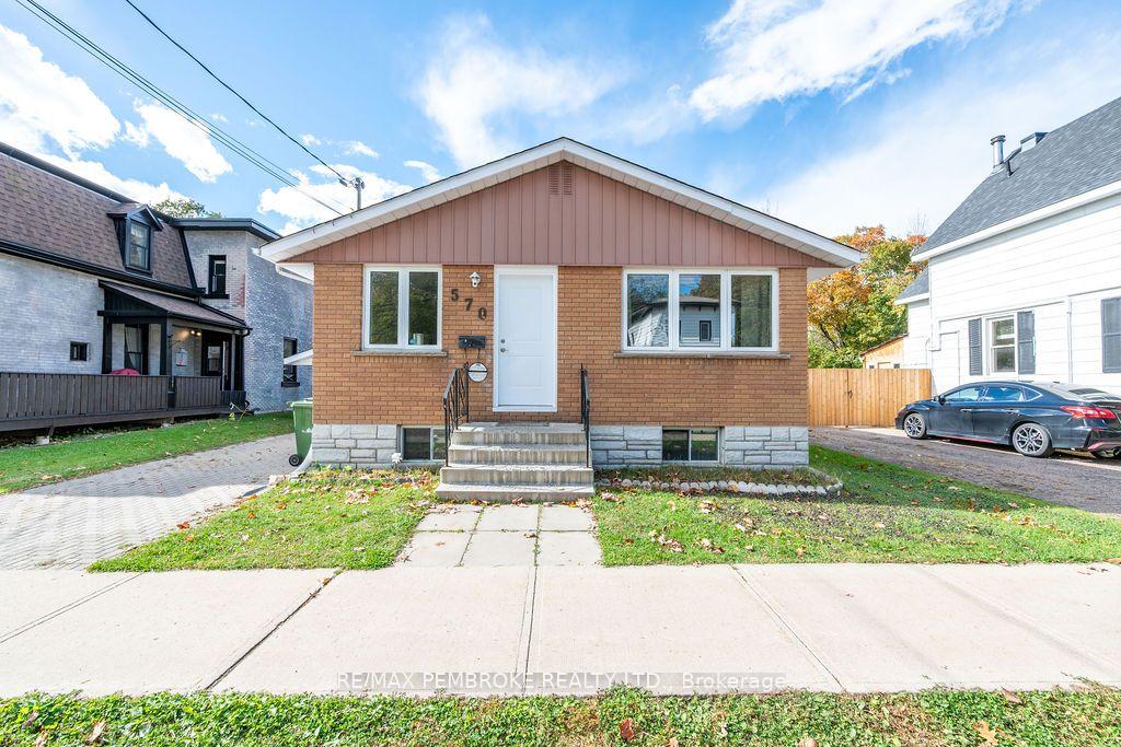 Photo of 570 Moffat Street