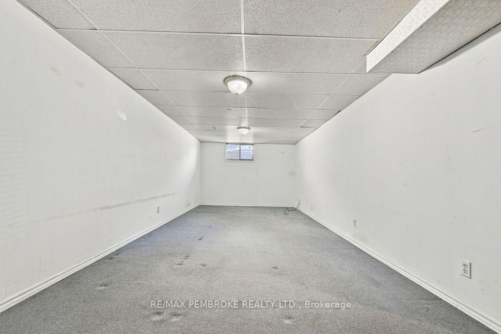 Photo 30 of 570 Moffat Street, Pembroke, Pembroke — HOMEH