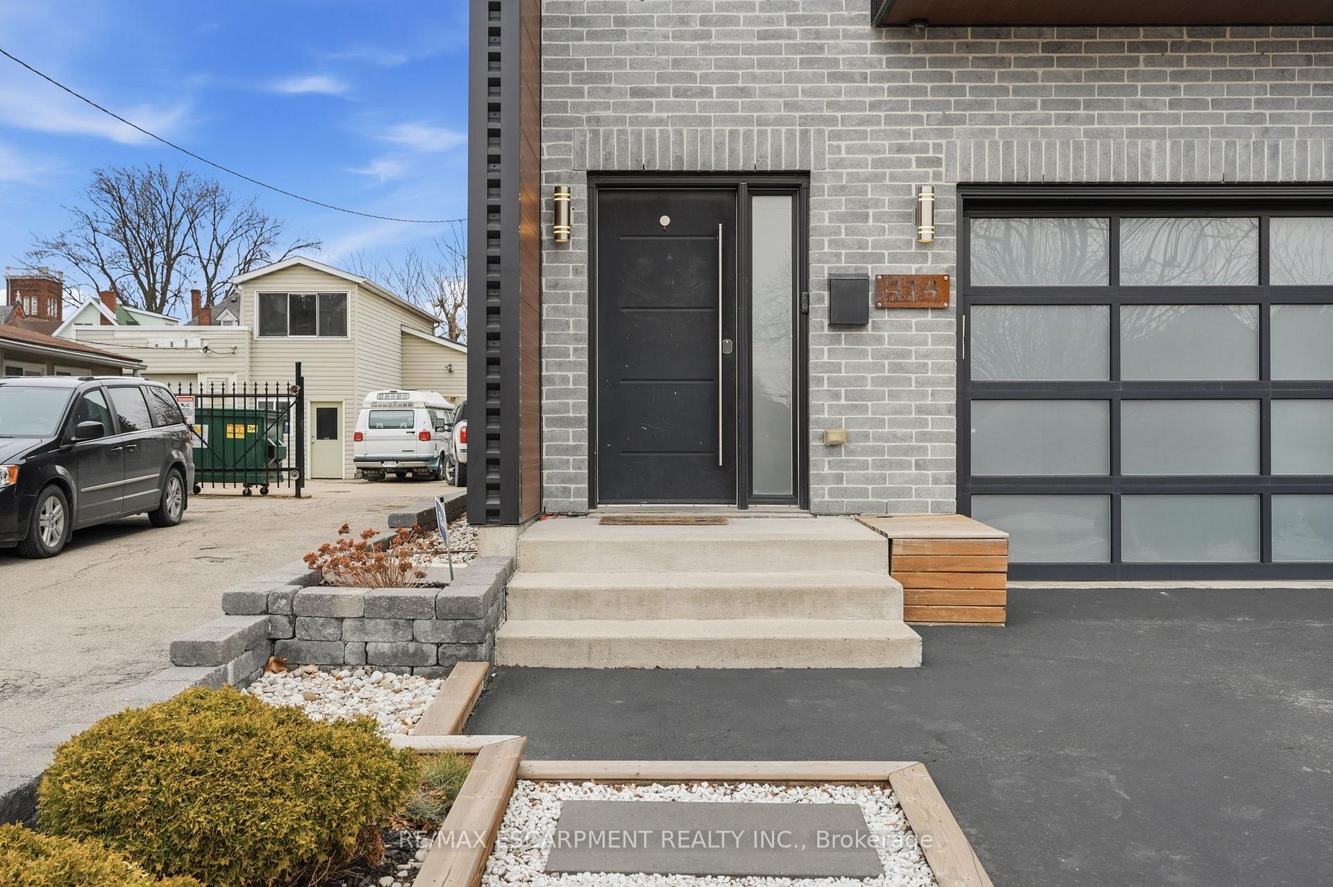 Photo 4 of 414 John Street, Hamilton, North End — HOMEH