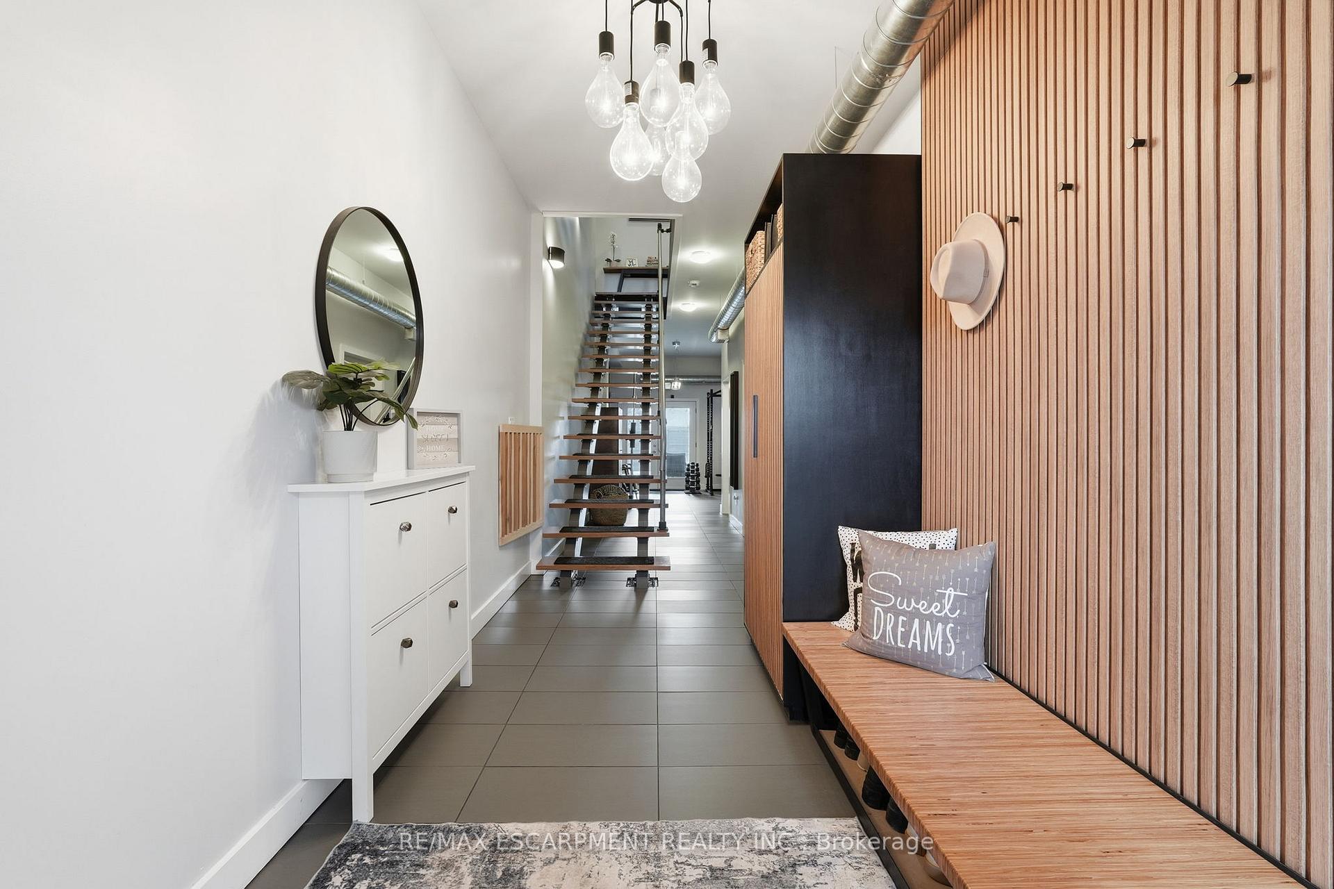 Photo 6 of 414 John Street, Hamilton, North End — HOMEH