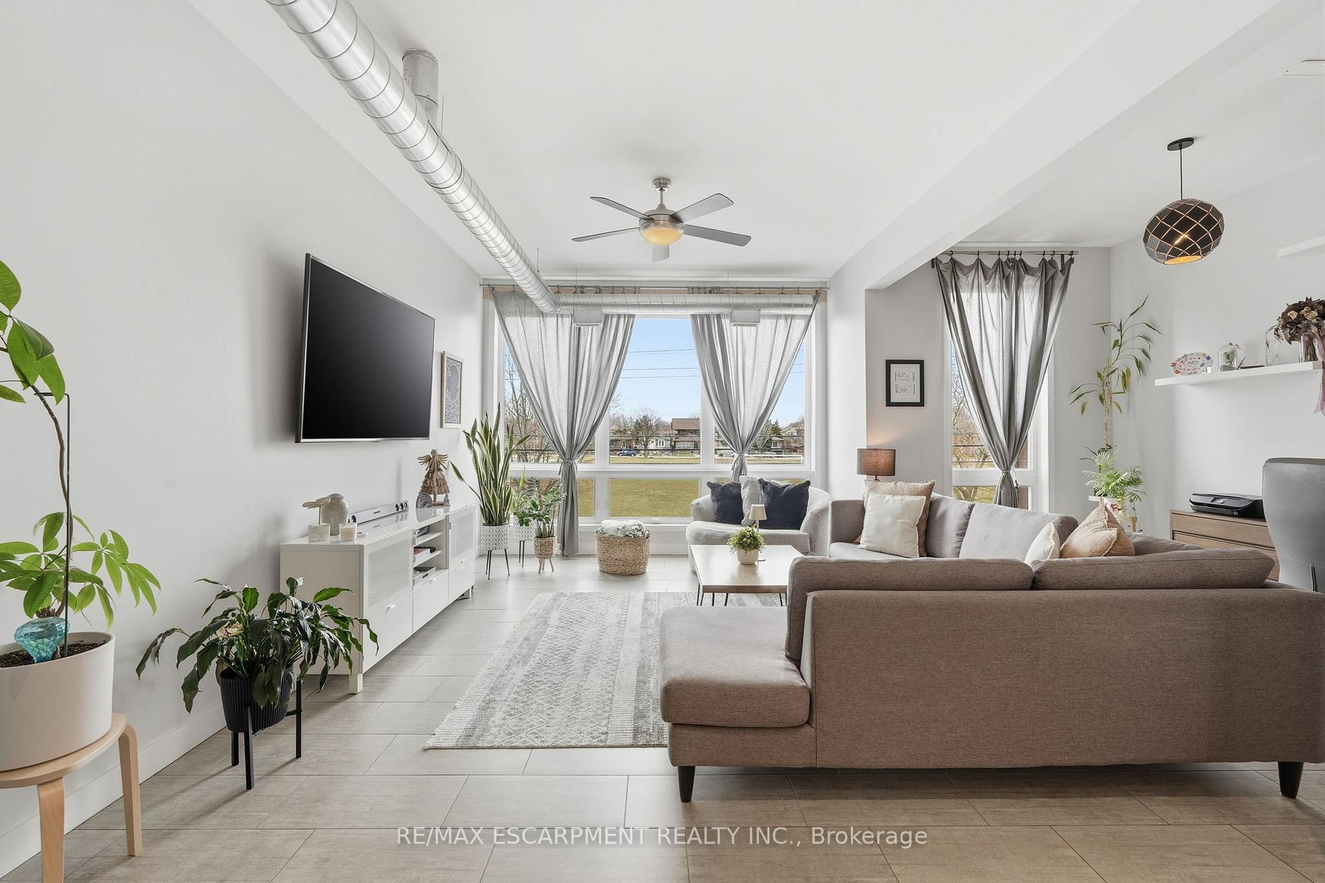 Photo 10 of 414 John Street, Hamilton, North End — HOMEH