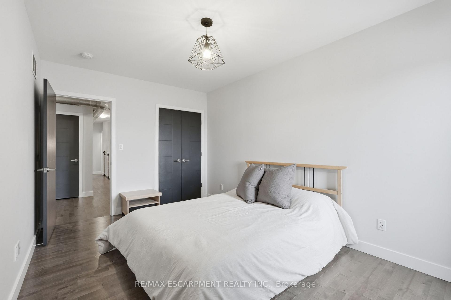 Photo 31 of 414 John Street, Hamilton, North End — HOMEH