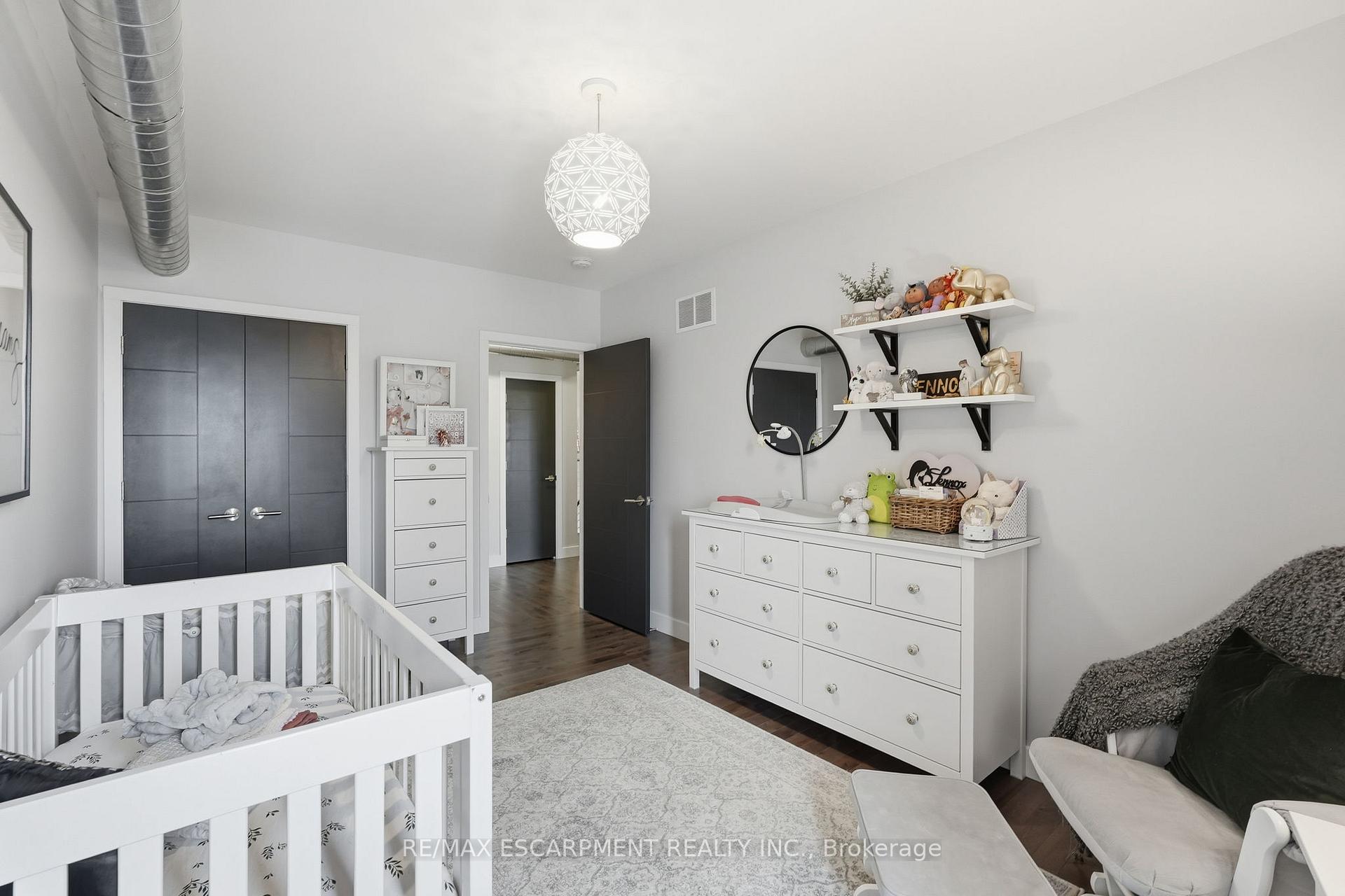 Photo 33 of 414 John Street, Hamilton, North End — HOMEH