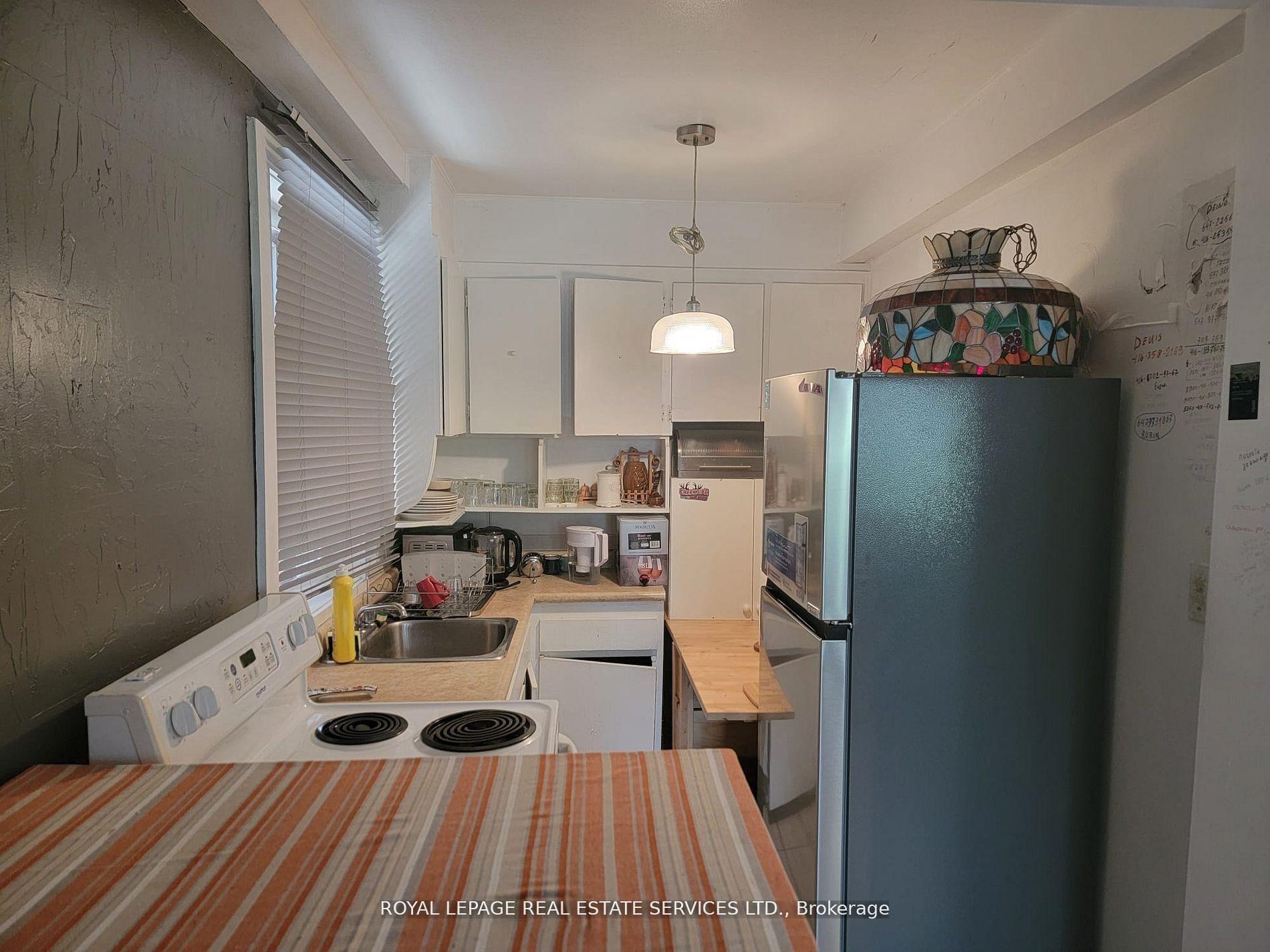 Photo 9 of 135 Lake Shore Drive, Etobicoke, New Toronto — HOMEH
