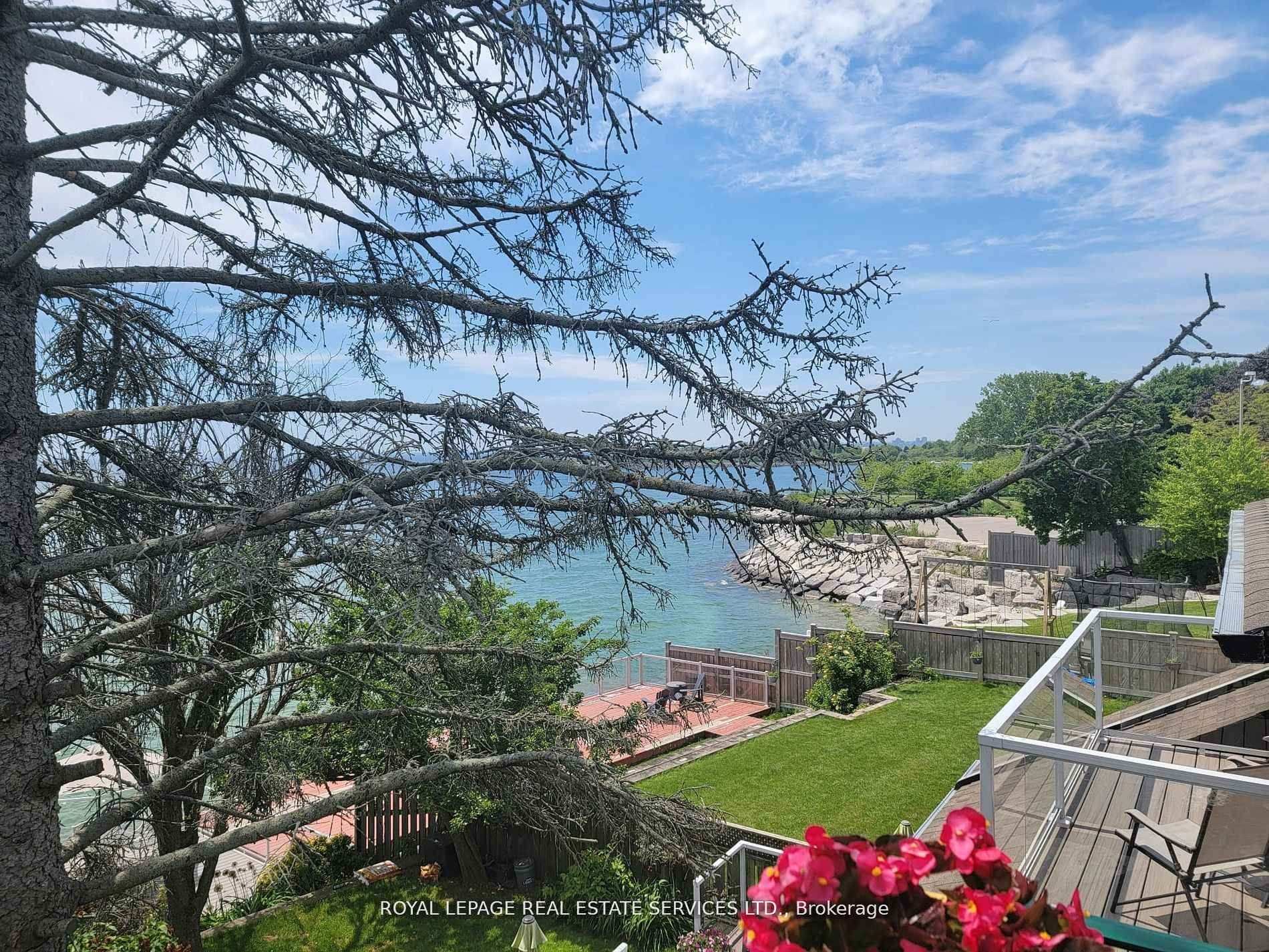 Photo 11 of 135 Lake Shore Drive, Etobicoke, New Toronto — HOMEH