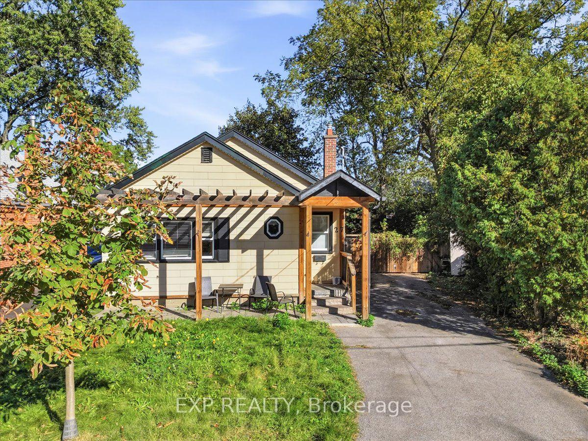 Photo of 27 Hollywood Street S