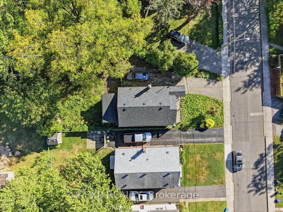 Photo 2 of 27 Hollywood Street S, Hamilton, Ainslie Wood — HOMEH