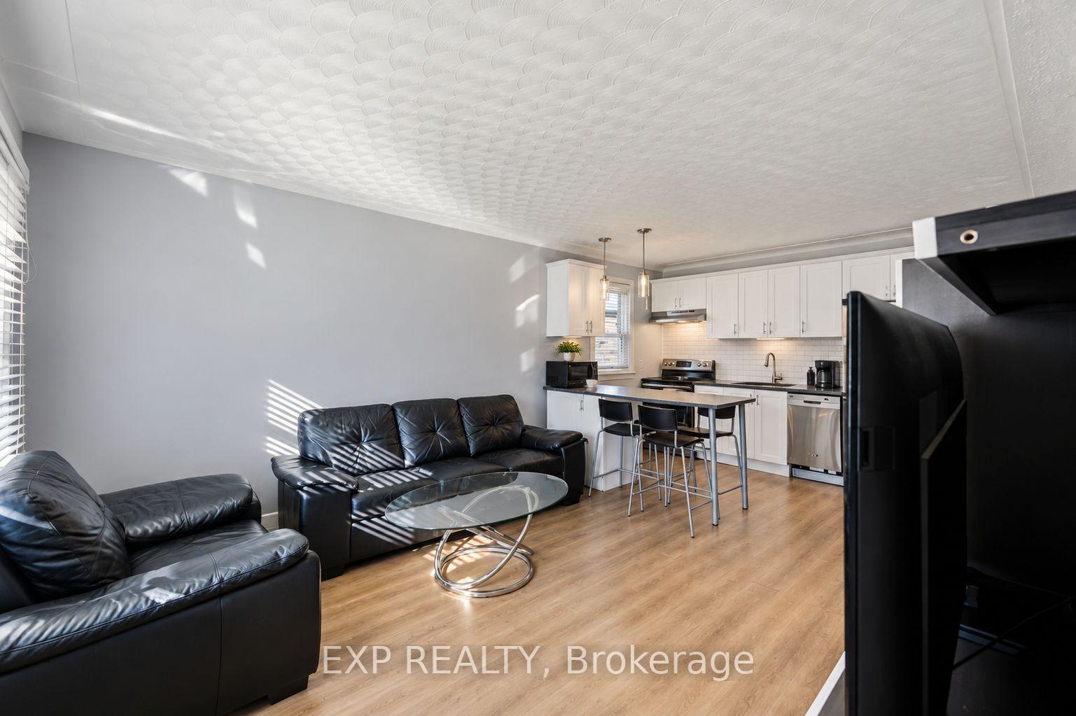 Photo 4 of 27 Hollywood Street S, Hamilton, Ainslie Wood — HOMEH
