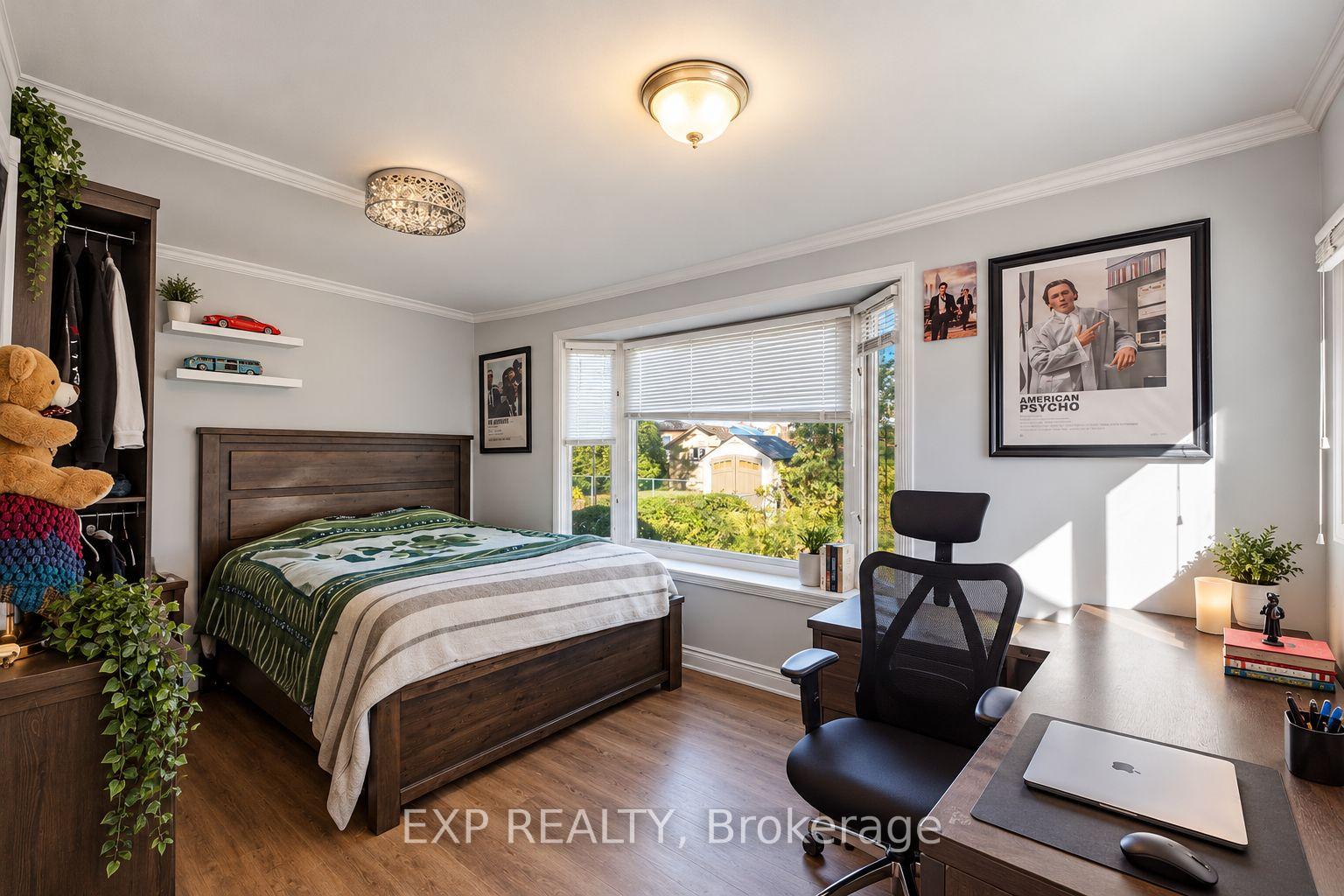 Photo 5 of 27 Hollywood Street S, Hamilton, Ainslie Wood — HOMEH